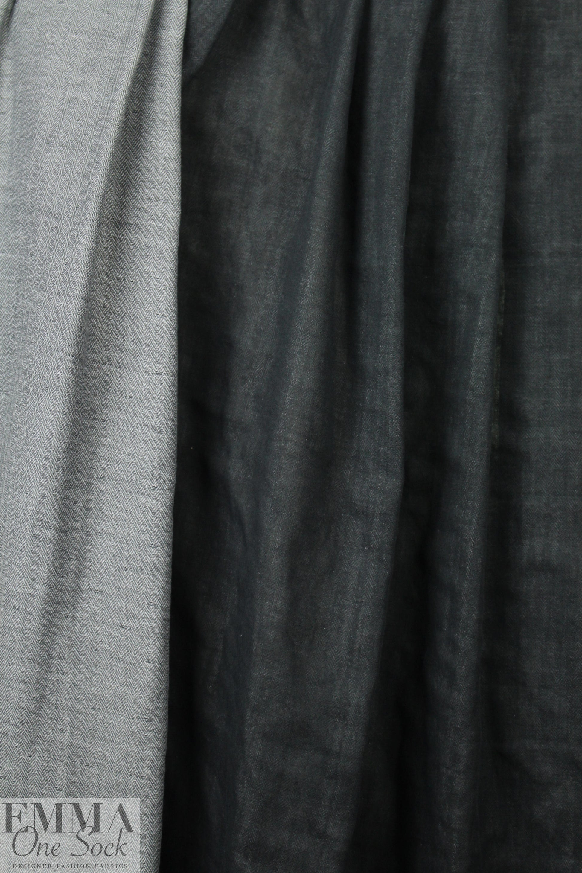 Japanese cotton 2-ply y-d reversible herringbone - gray .75 yds