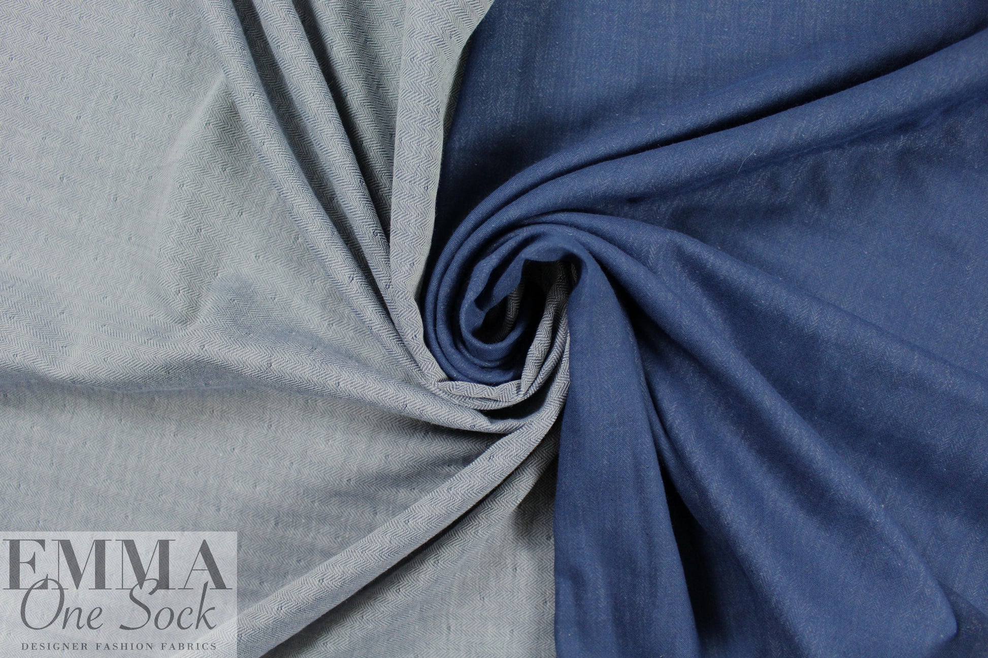 Japanese cotton 2-ply y-d reversible herringbone - blue