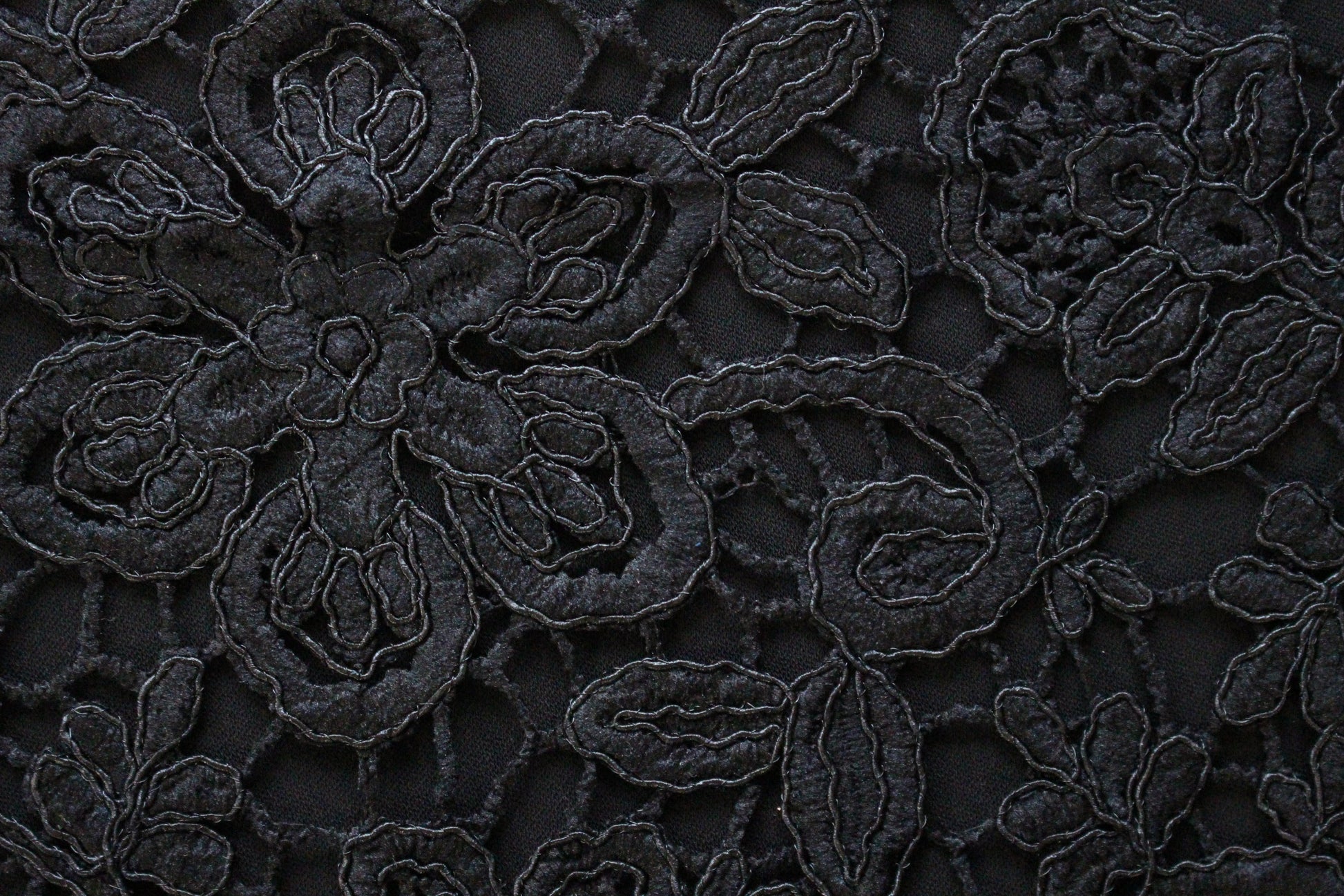 reembroidered double scallop floral lace - black 1.125 yd