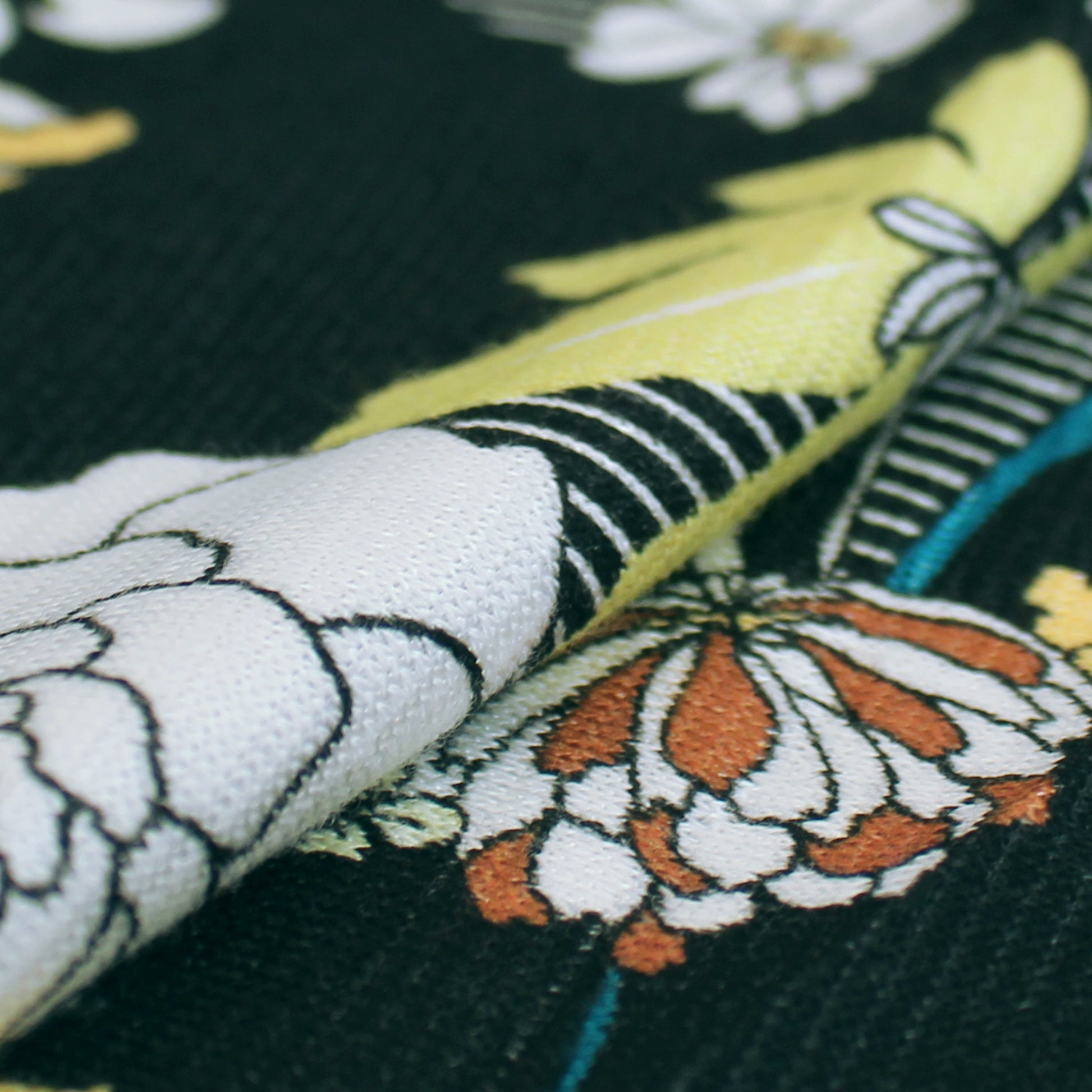 Italian 'illustration' light & drapey viscose sweater knit