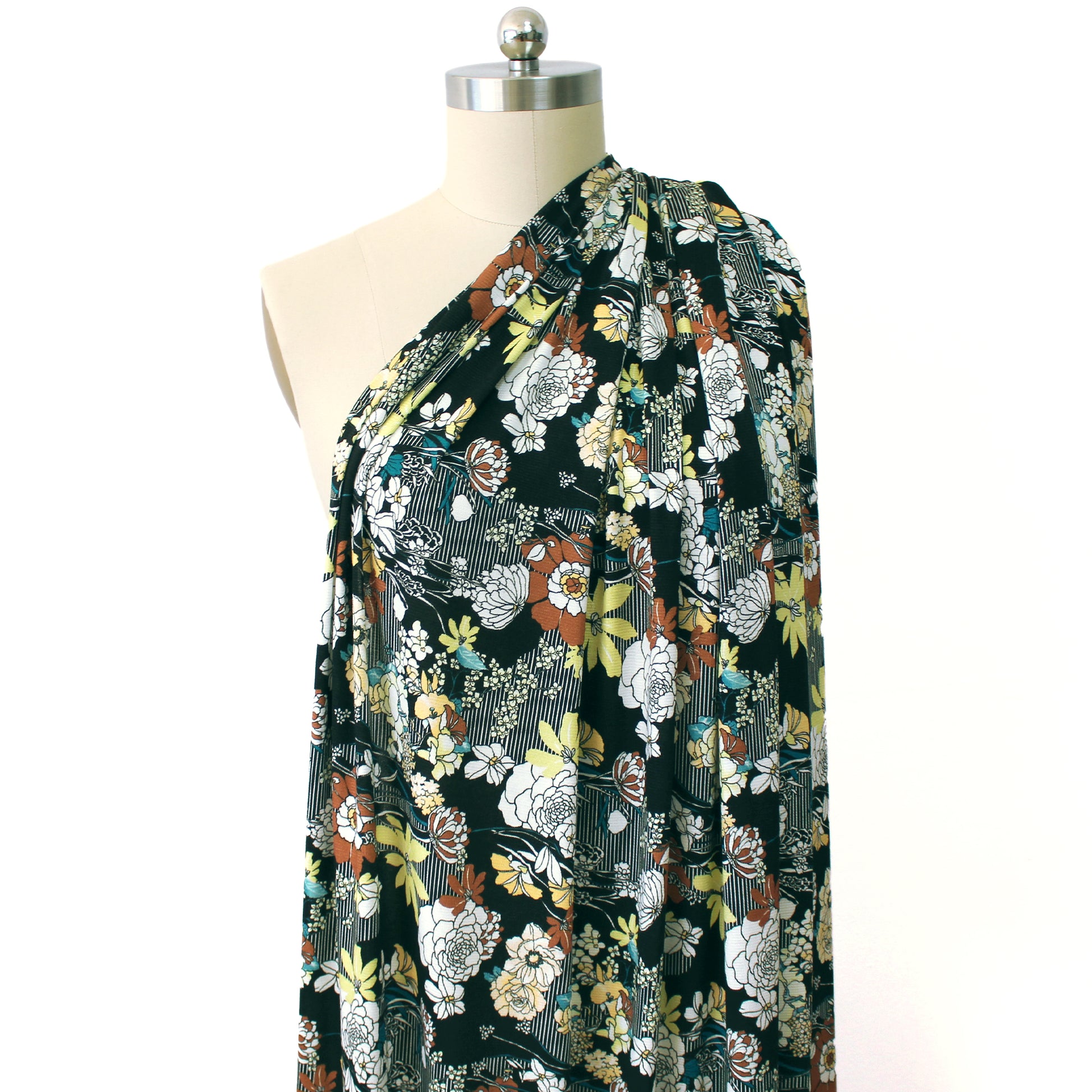 Italian 'illustration' light & drapey viscose sweater knit