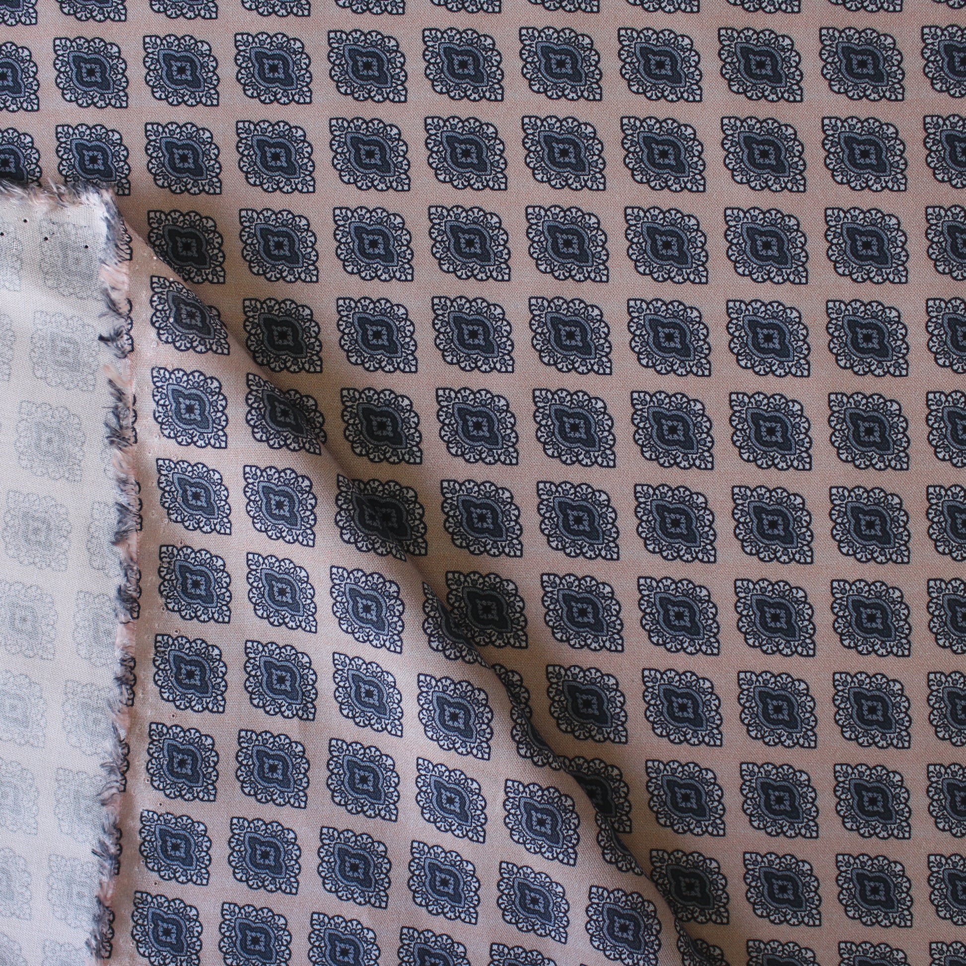 Italian 'petite medallion' dressweight Lyocell woven