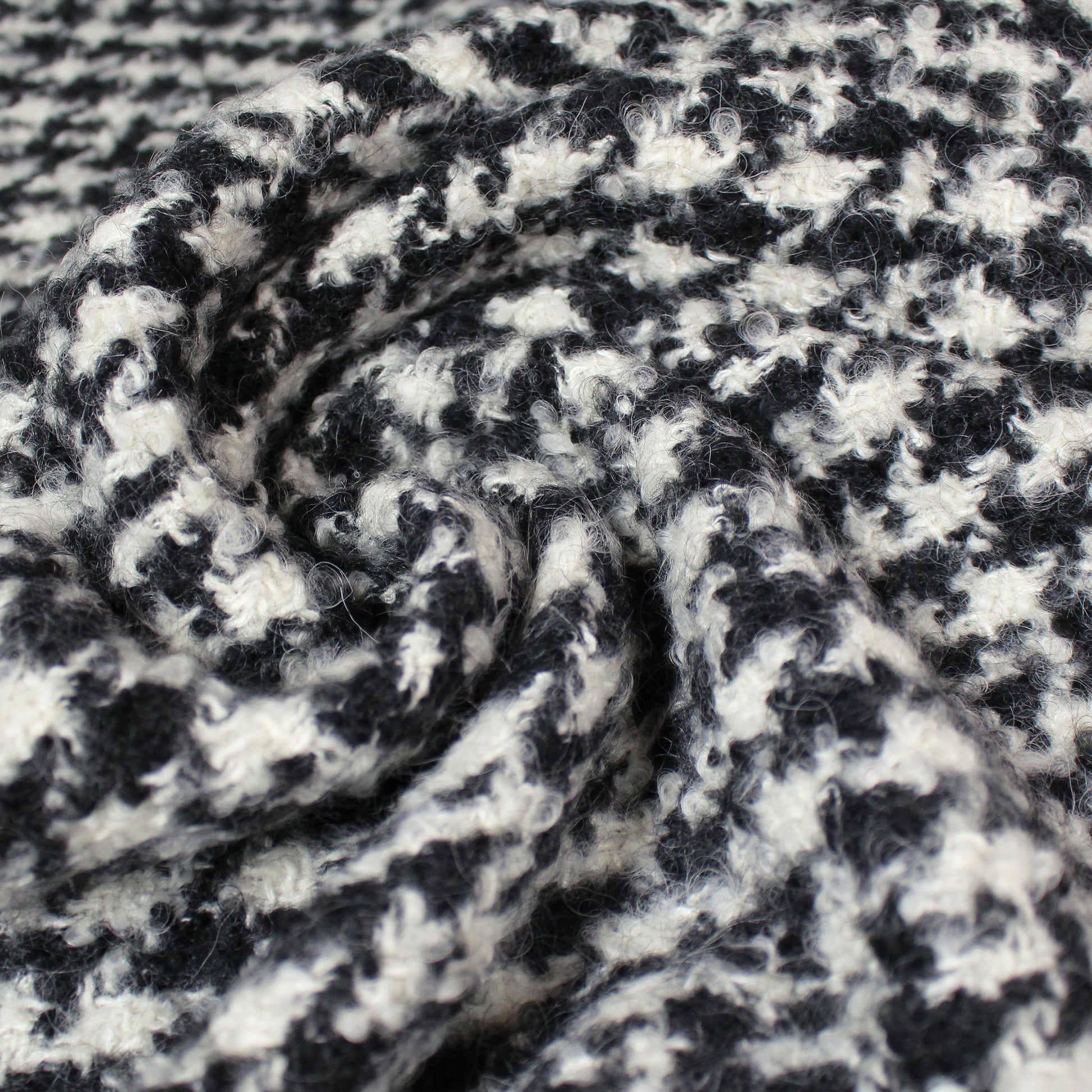 European 'downy houndstooth' virgin wool/cotton boucle