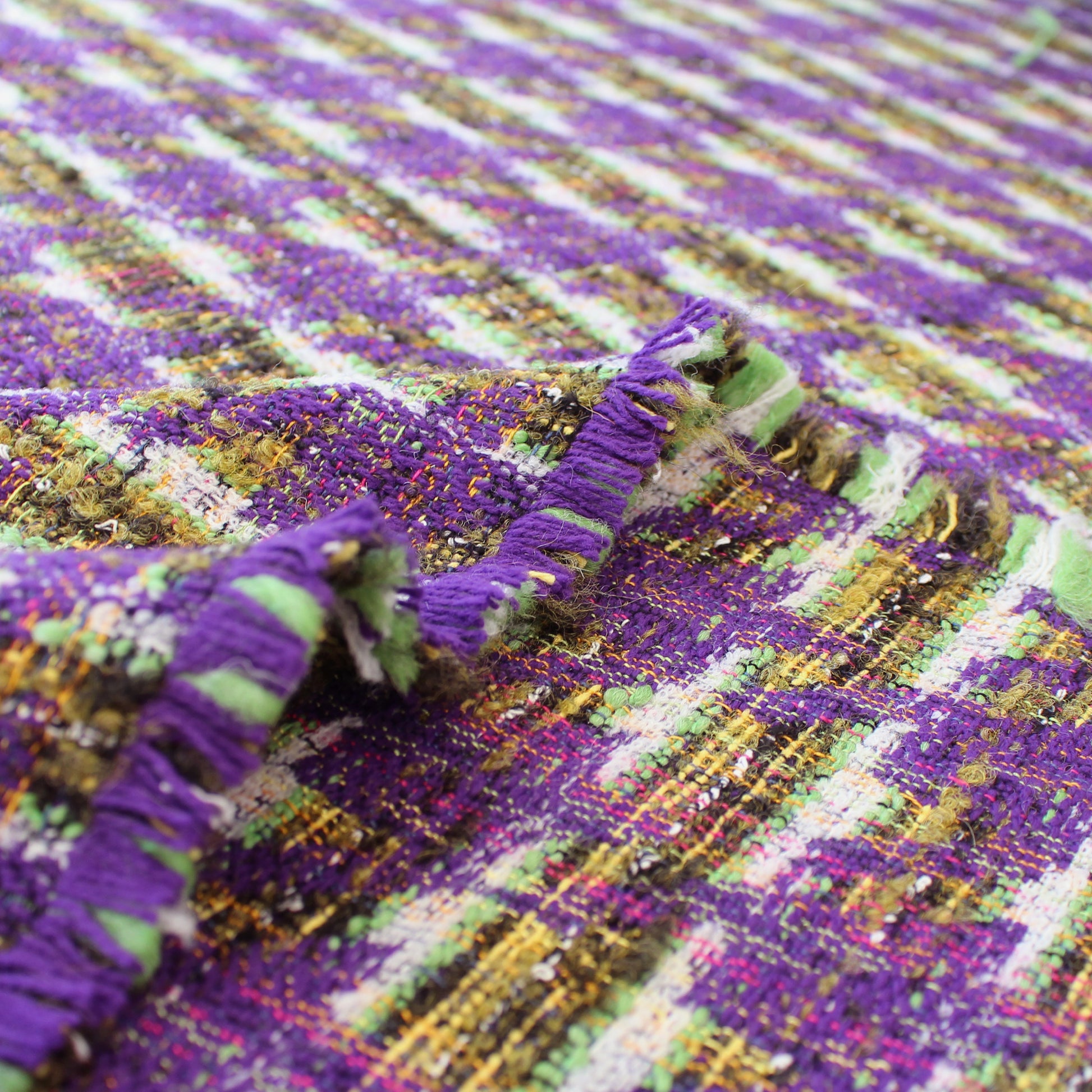 Fine Italian 'modern houndstooth' suiting - violet