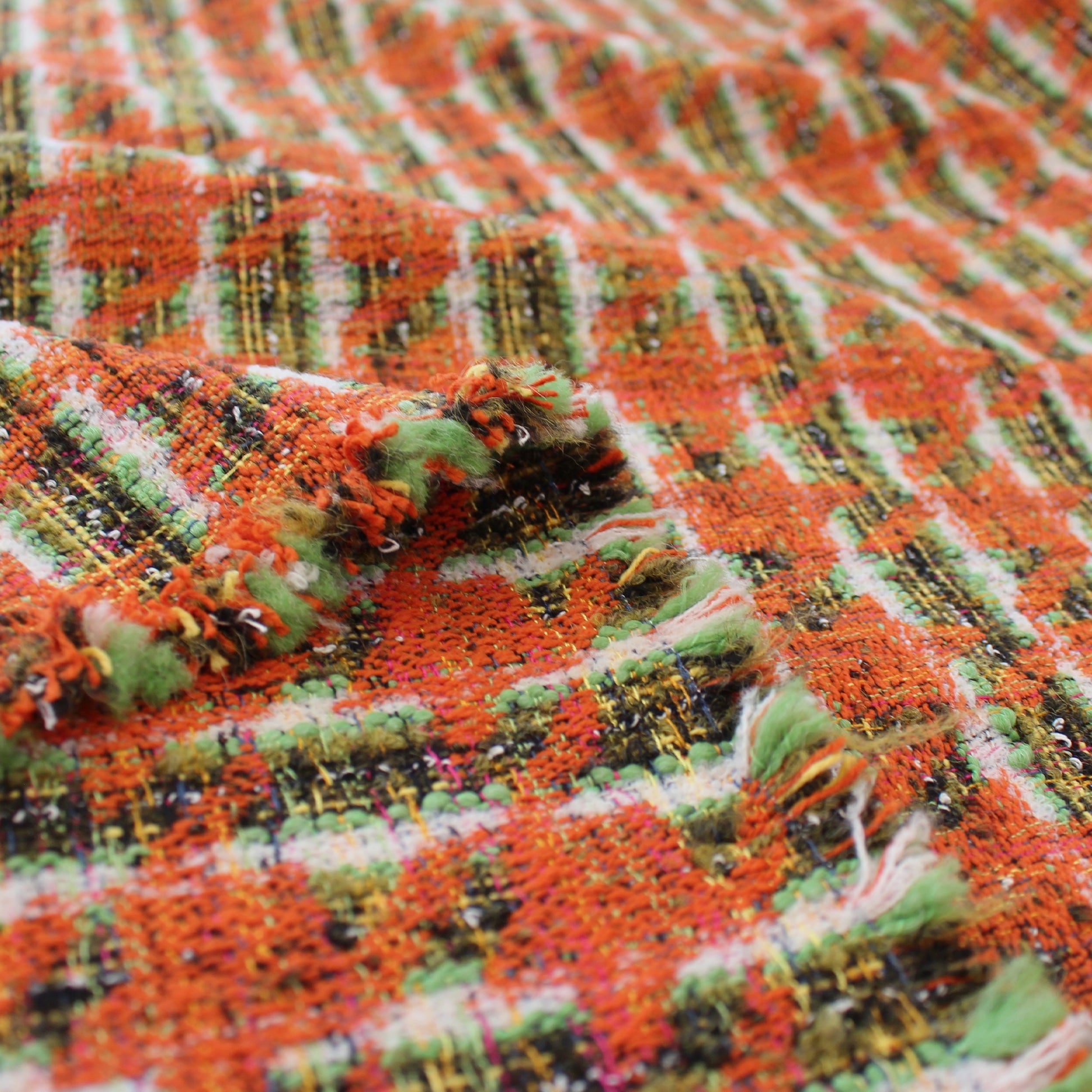 Fine Italian 'modern houndstooth' suiting - pumpkin