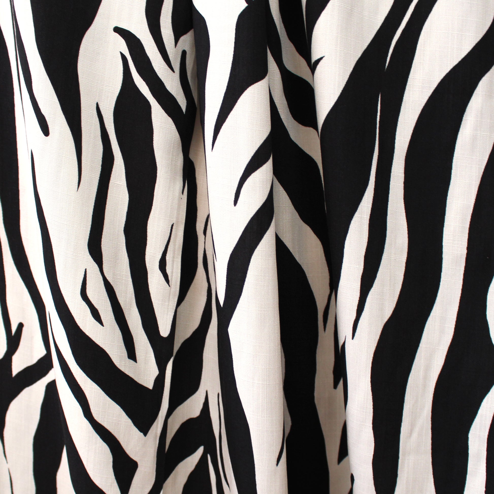 'zephyr' linen-look rayon woven - black