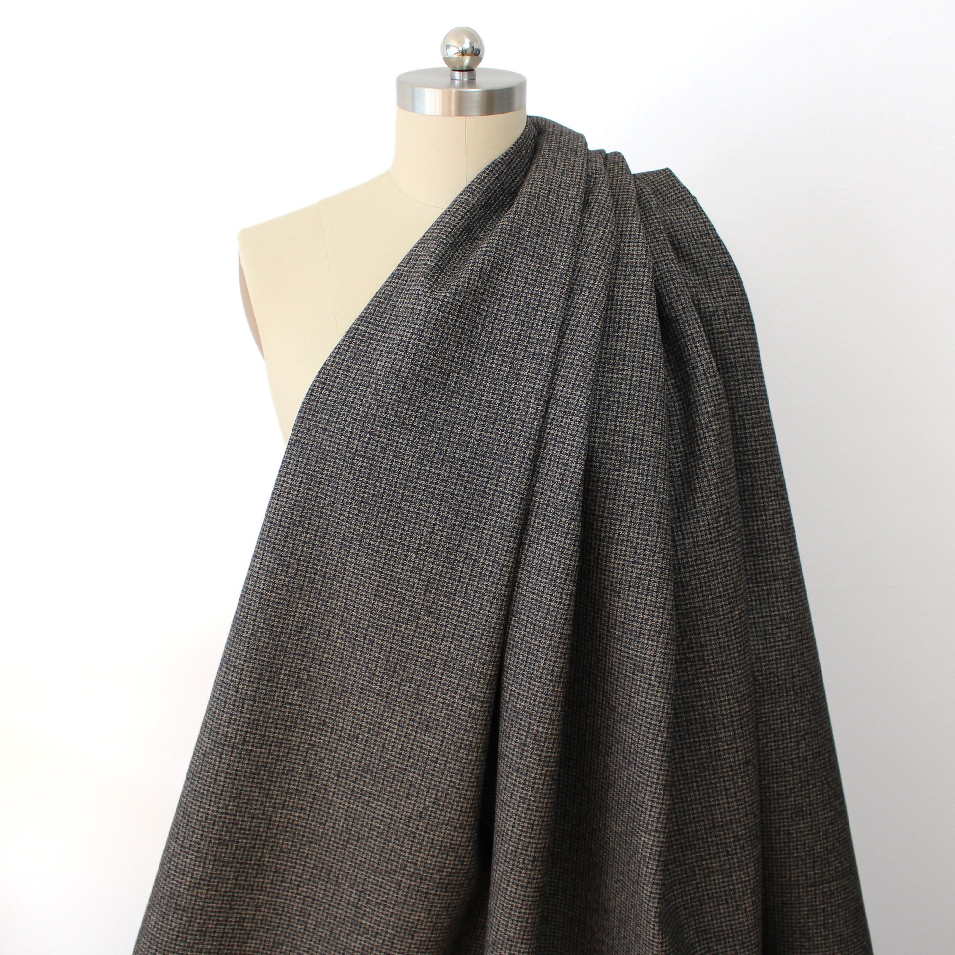 Arm@ni virgin wool suiting - micro houndstooth