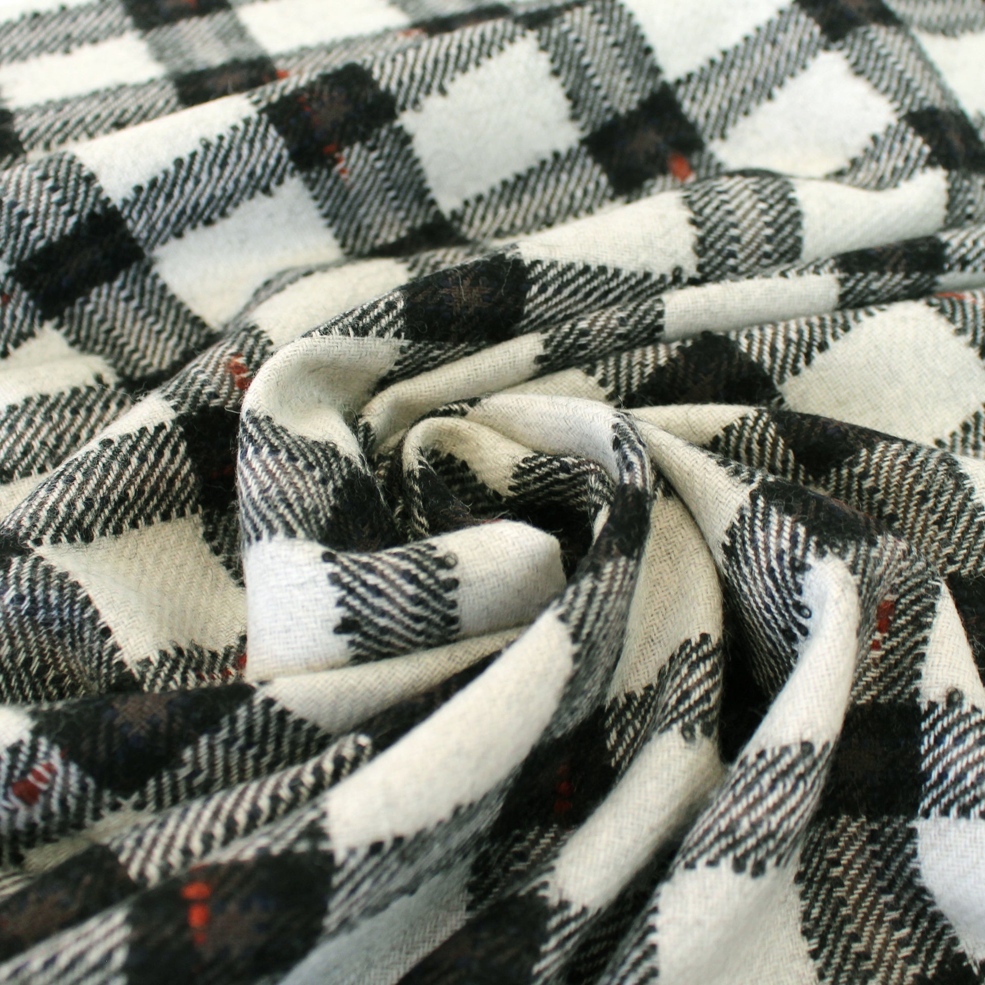 Gucc1 wool check suiting - vanilla