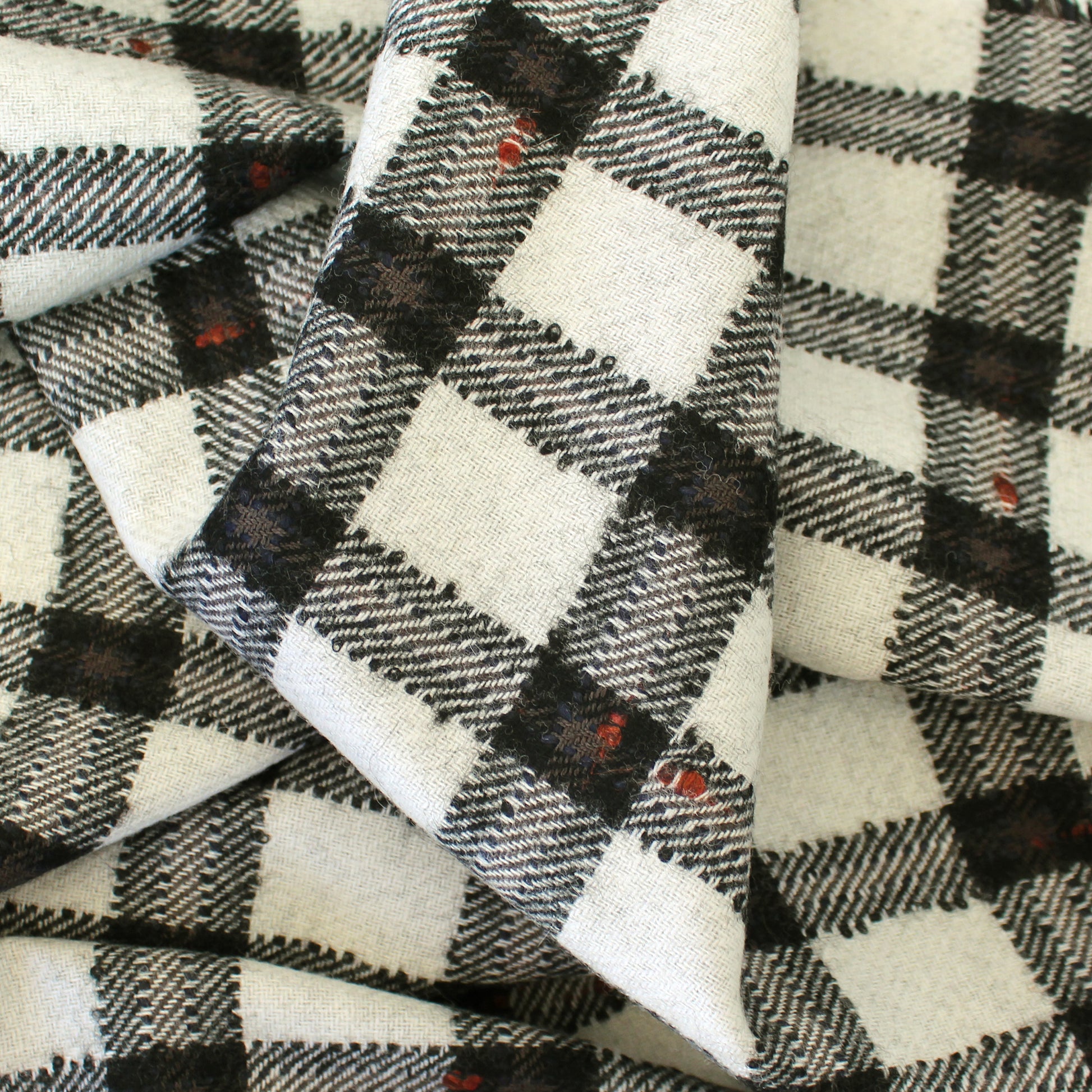 Gucc1 wool check suiting - vanilla