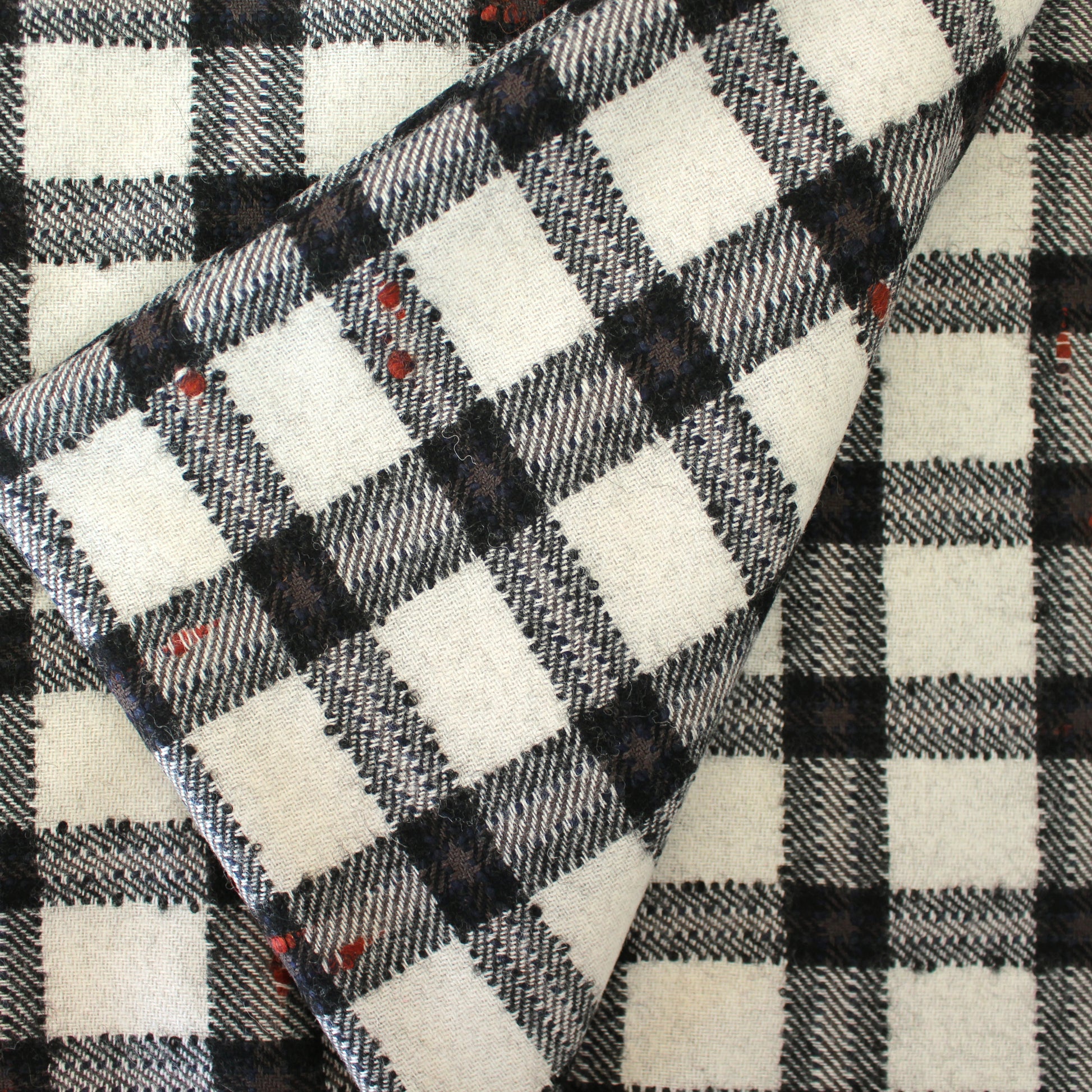 Gucc1 wool check suiting - vanilla