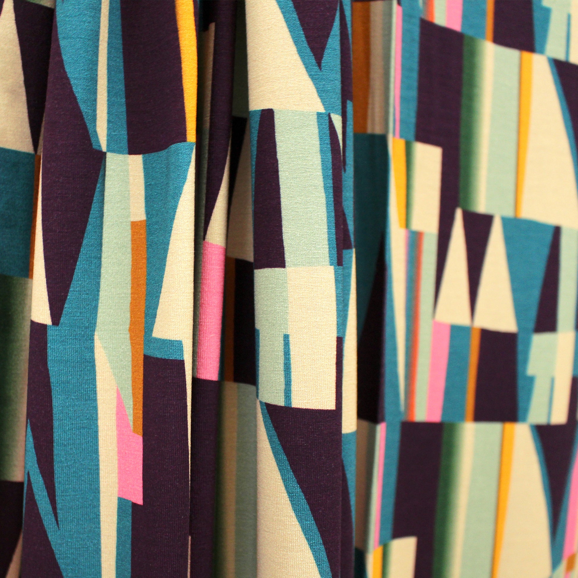 Dutch digital 'Prism Shift' viscose knit, Oeko-Tex cert. - teal/pink