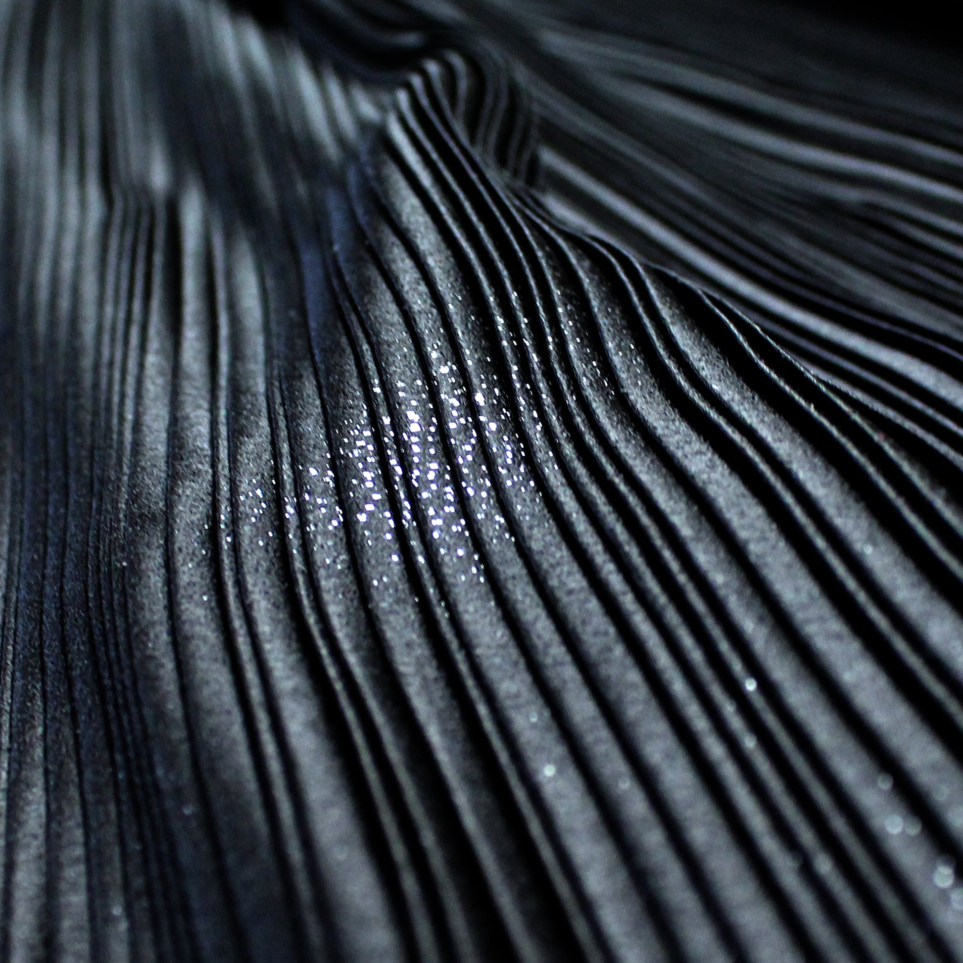 French silk/Lurex plisse - black