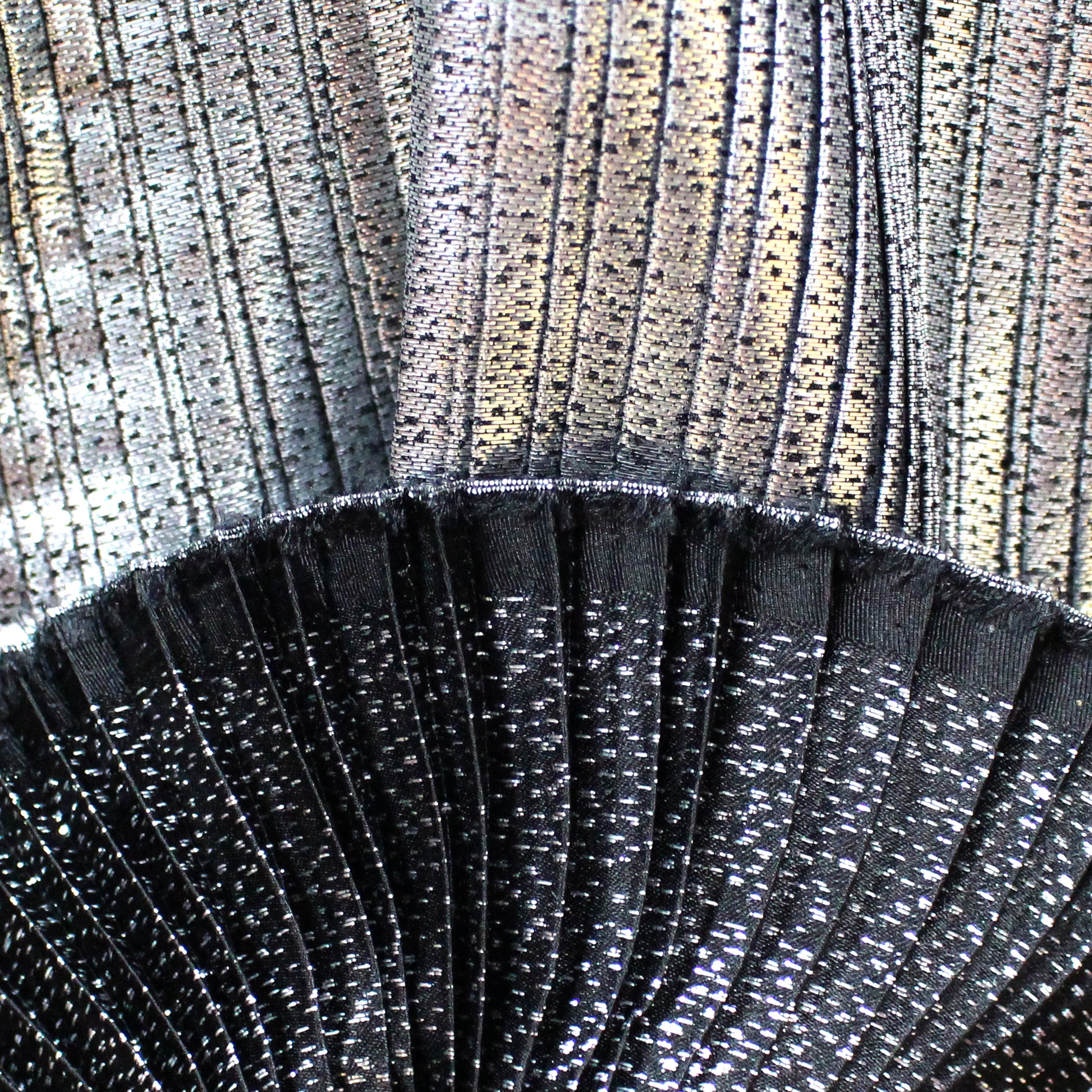 French silk/Lurex plisse - silver