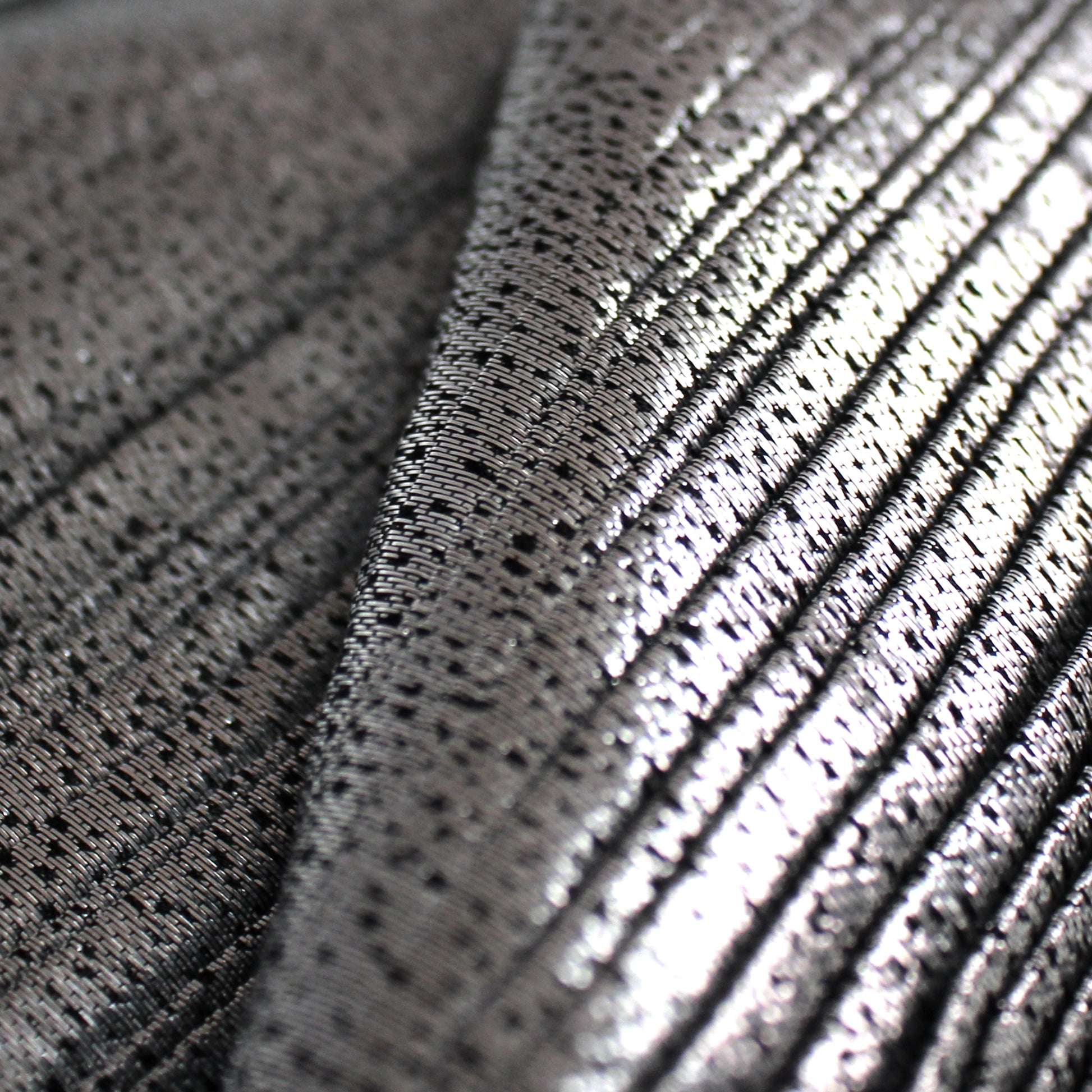 French silk/Lurex plisse - silver