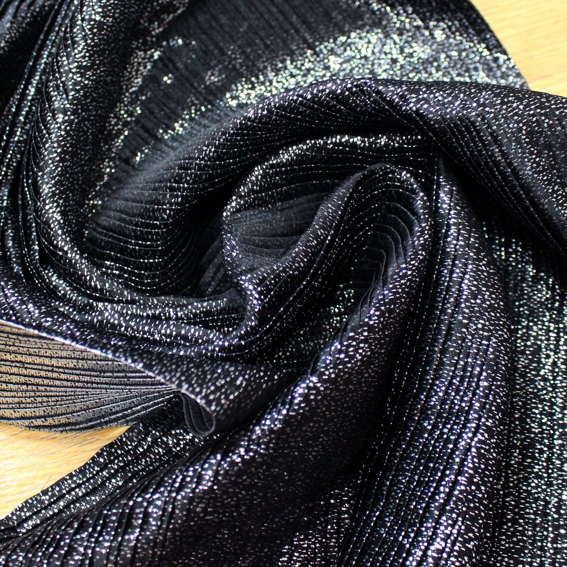 French silk/Lurex plisse - silver