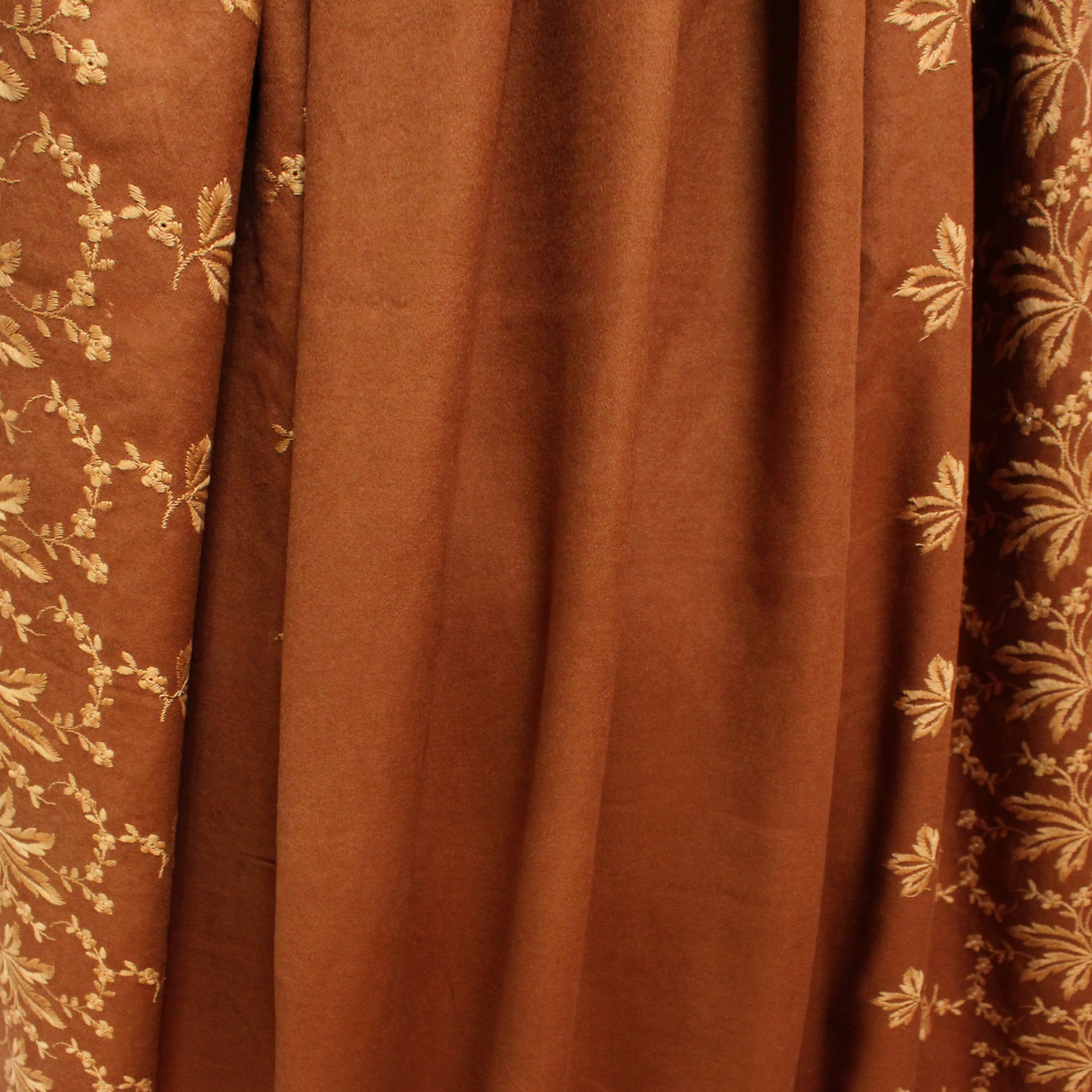 European scallop-edge embroidered flannel - cinnamon *VERY LIMITED*