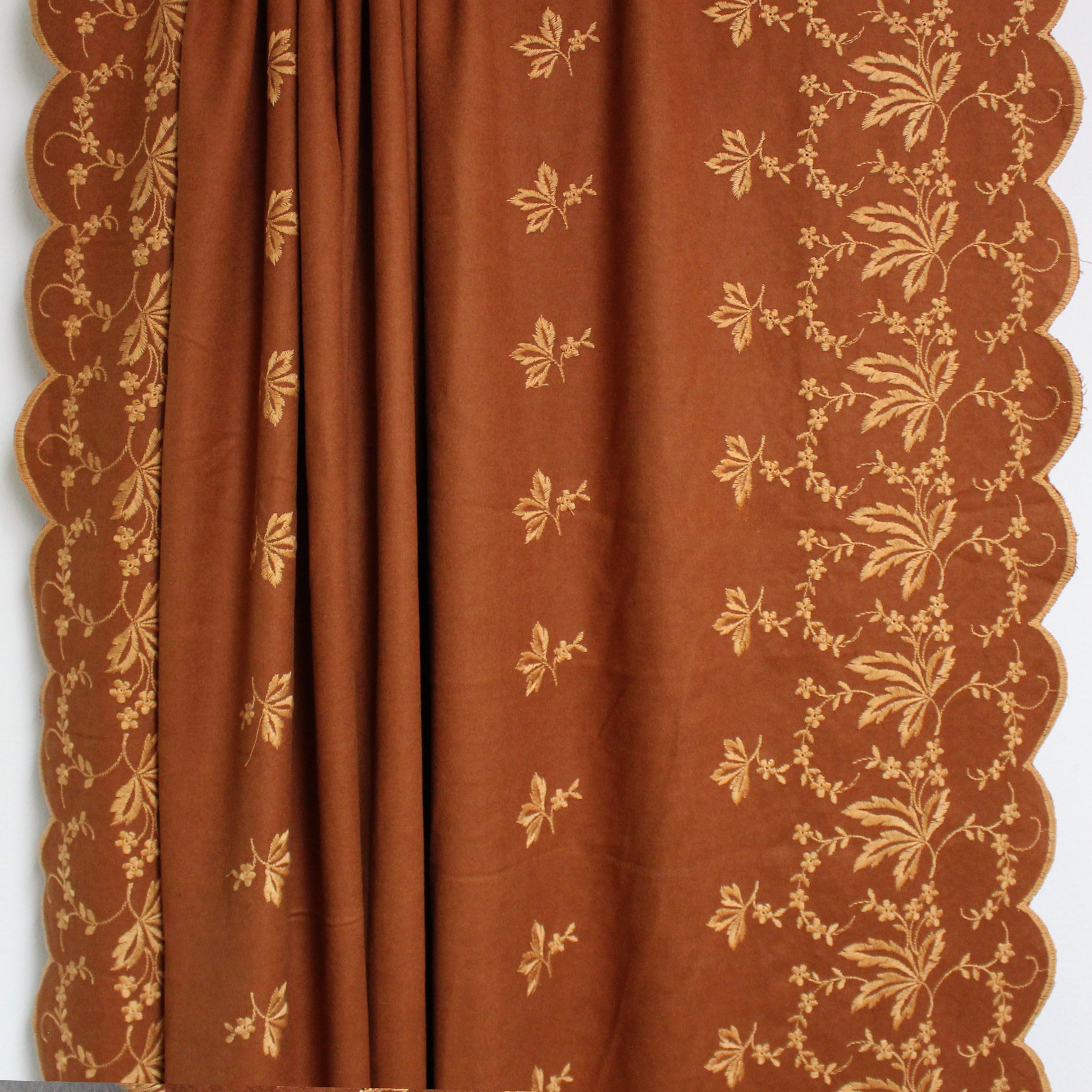 European scallop-edge embroidered flannel - cinnamon *VERY LIMITED*