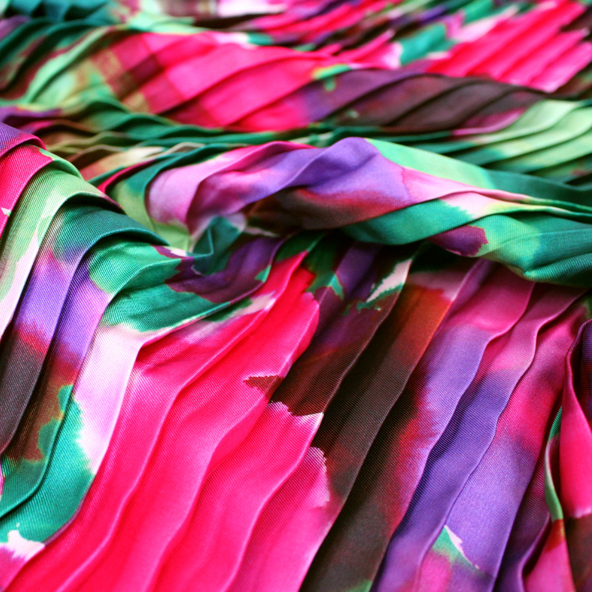 Dutch abstract floral plisse - berry/mistletoe