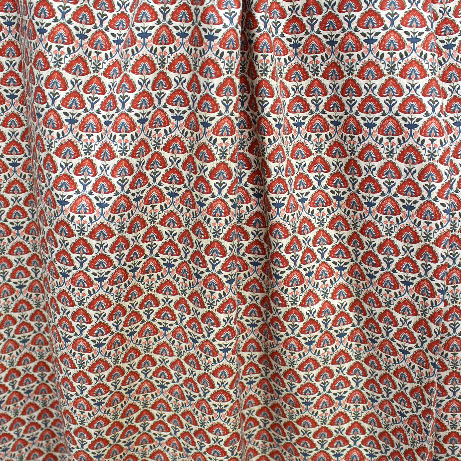 Dutch 'Cotswold floral' cotton poplin - currant