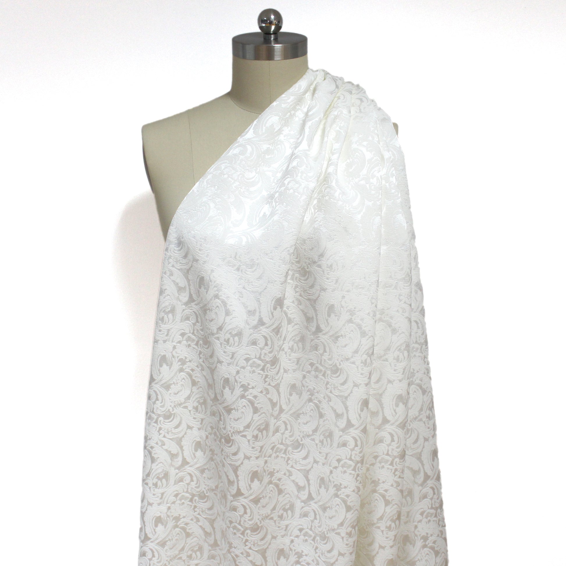 Etr0 lustrous 'gardenia' viscose jacquard