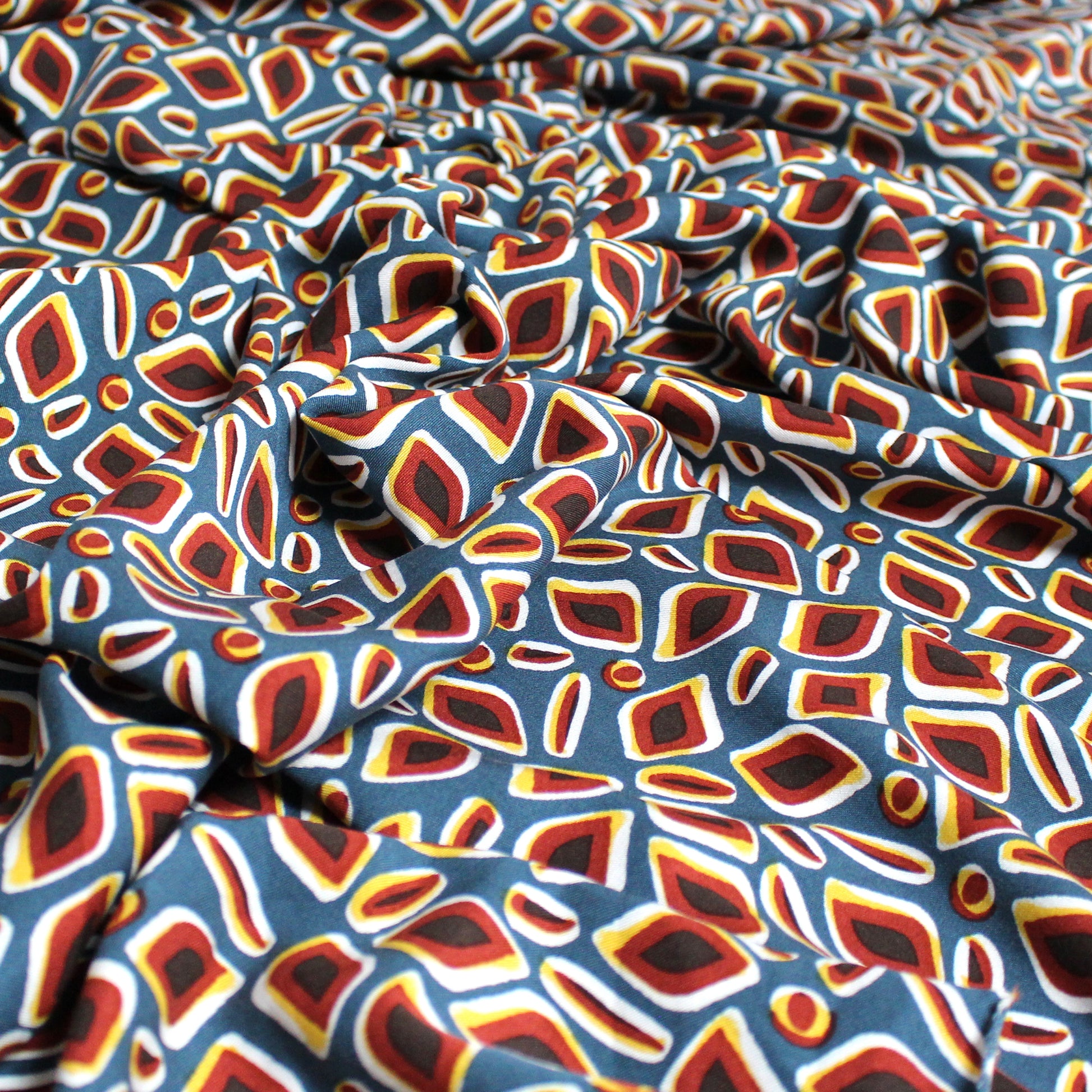 'geode' drapey viscose twill