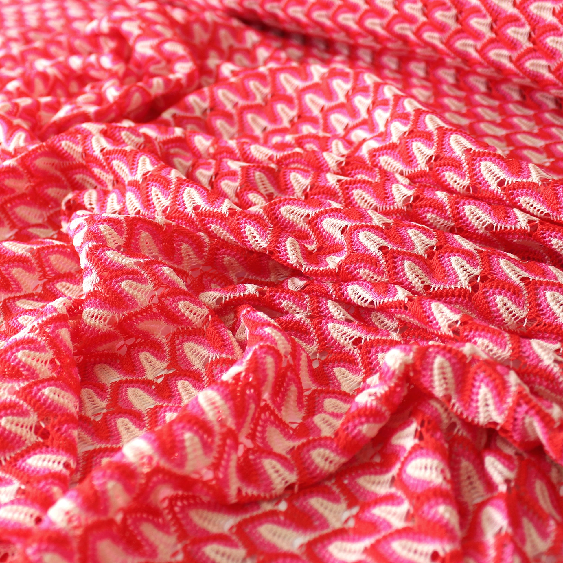 Missoni-esque flame stitch knit - rouge