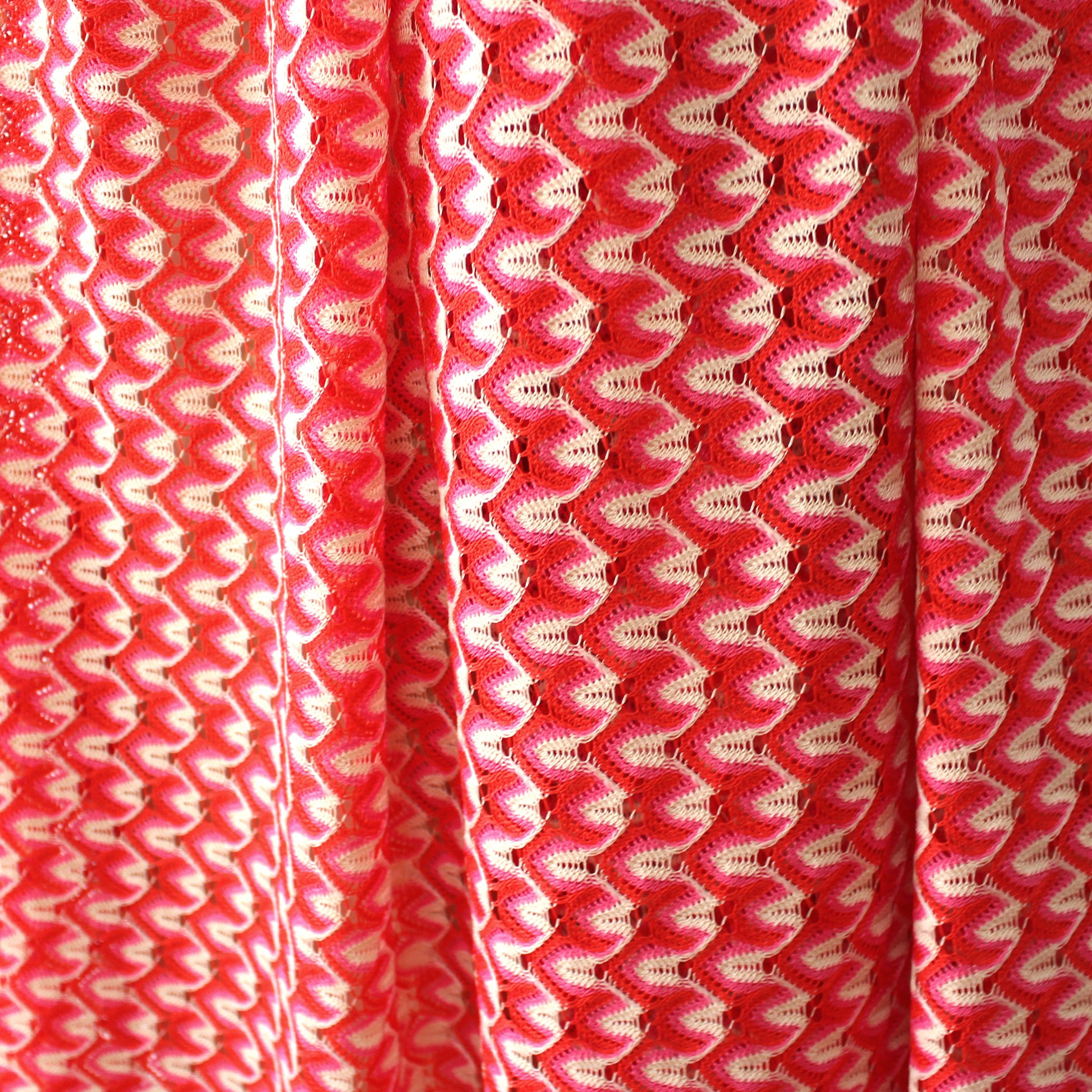 Missoni-esque flame stitch knit - rouge