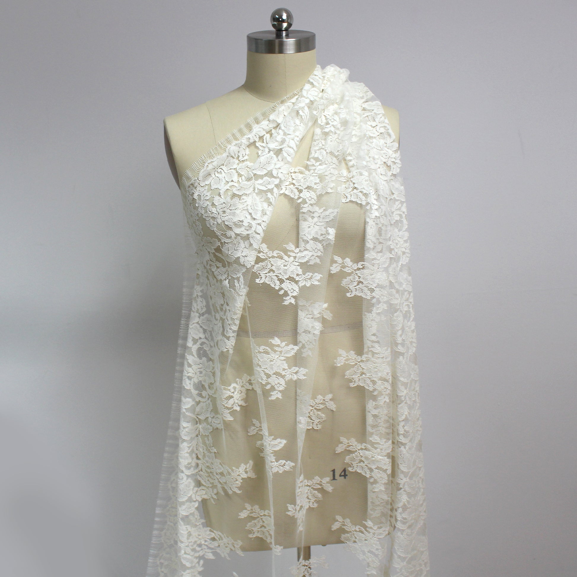 French 'Chantilly' exquisite cotton blend lace, Oeko-Tex cert.