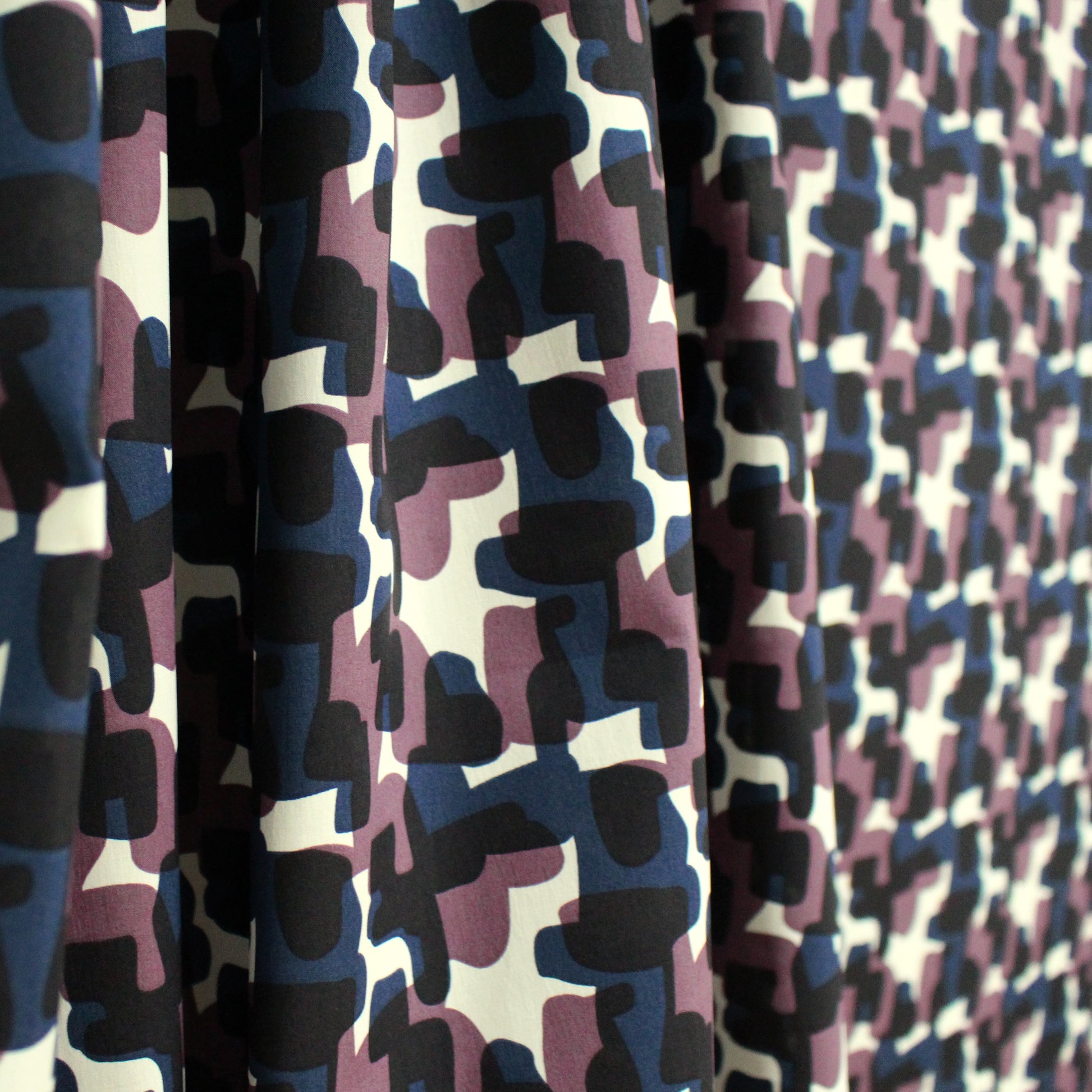 Italian 'retro blot' cotton shirting