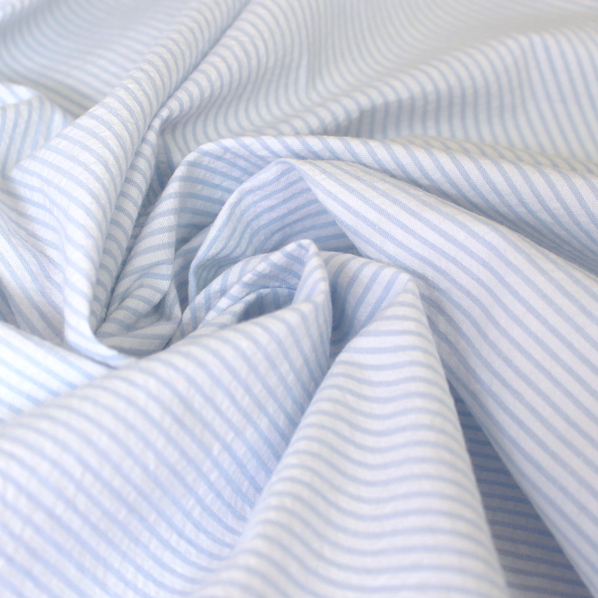 'weekender' all-cotton stripe seersucker - heather blue/white
