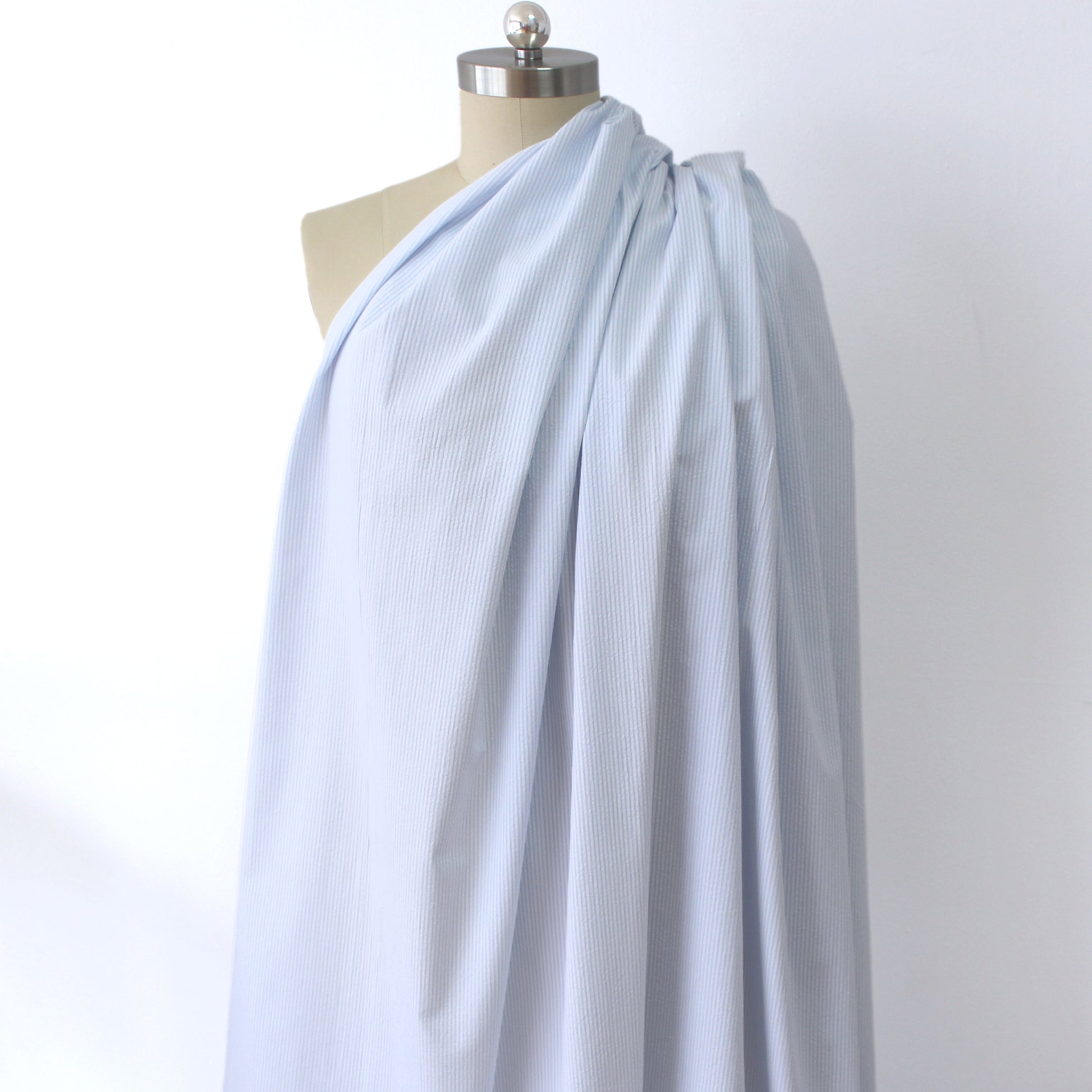 'weekender' all-cotton stripe seersucker - heather blue/white