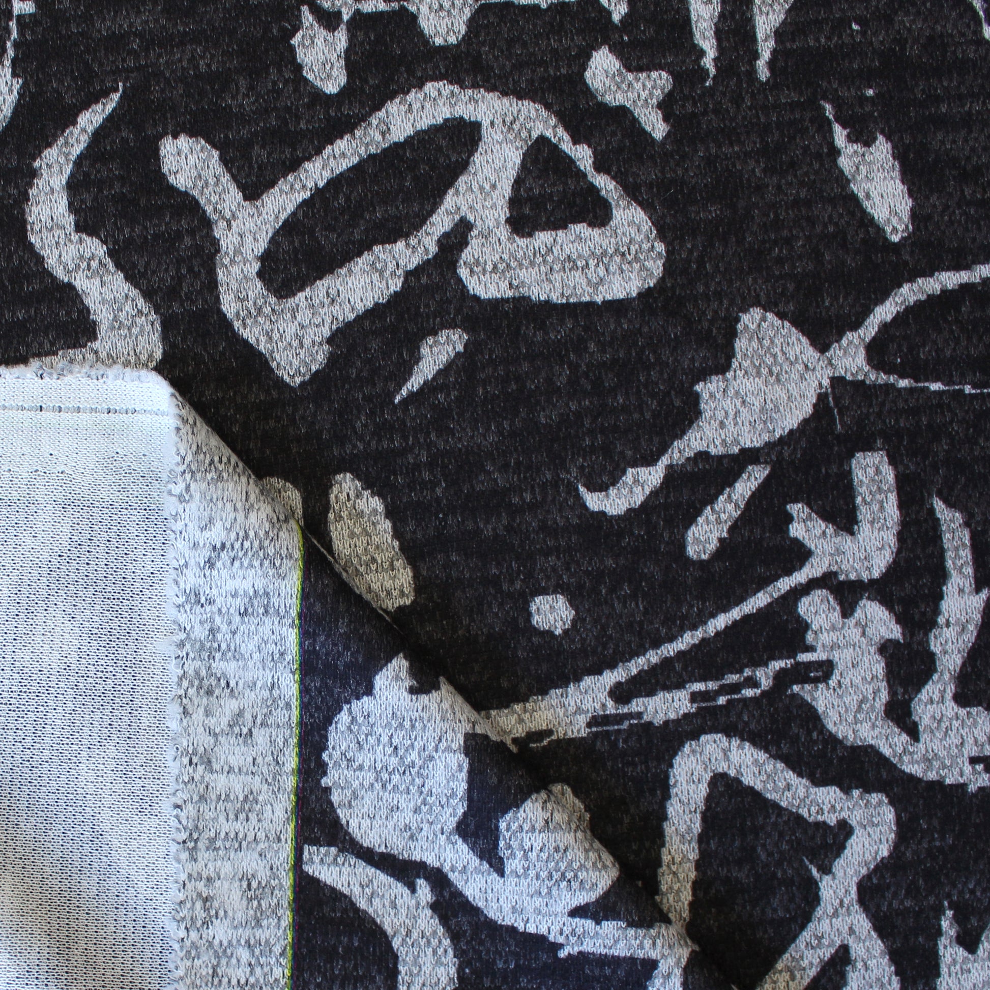 'gesture' light and drapey sweater knit