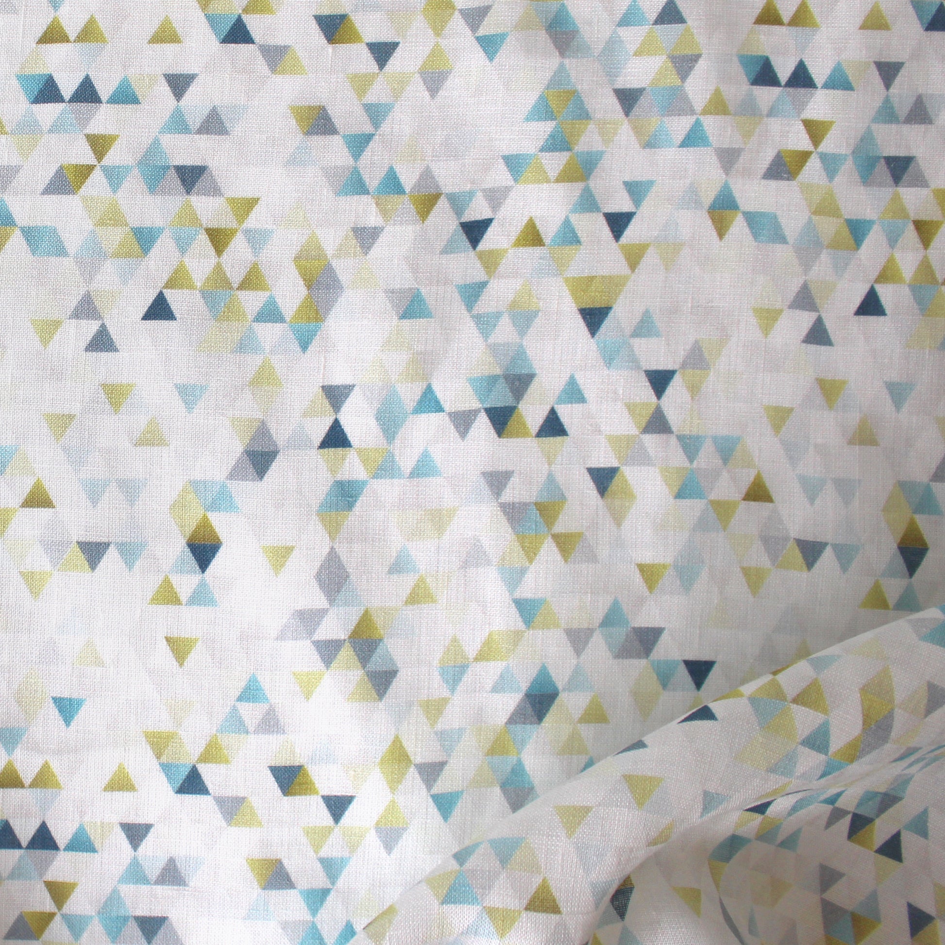 European 'triangolo' linen dressweight woven
