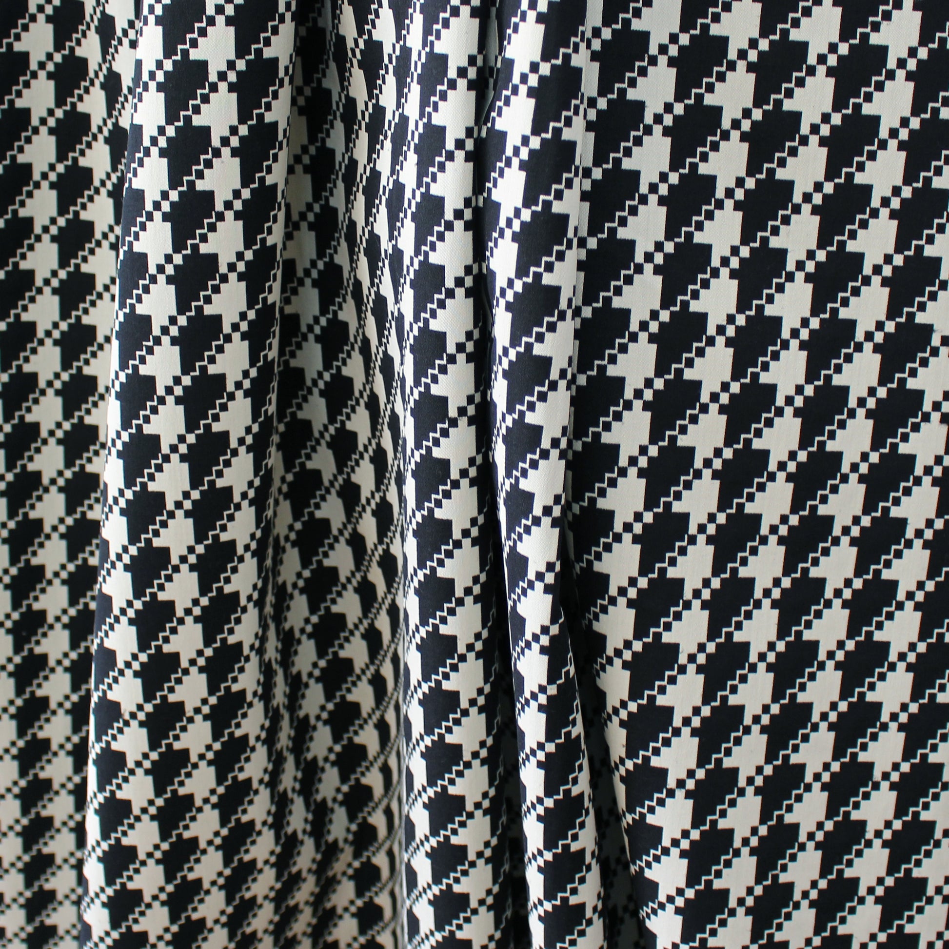 Italian 'digital houndstooth' reversible stretch jacquard