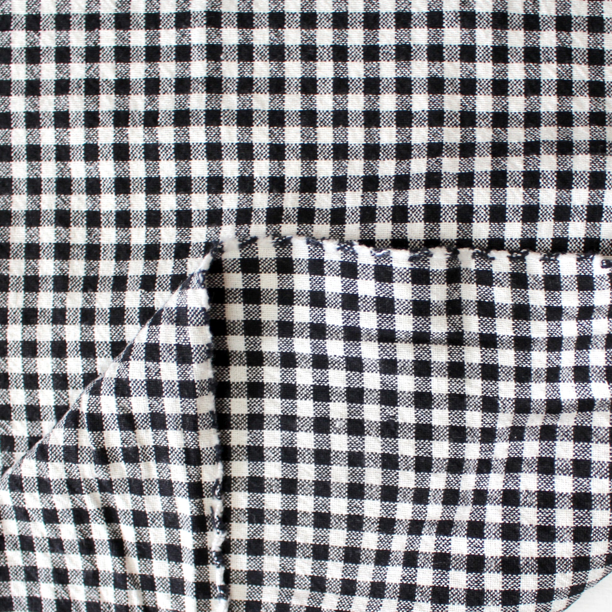 textured organic cotton woven gingham - black/white