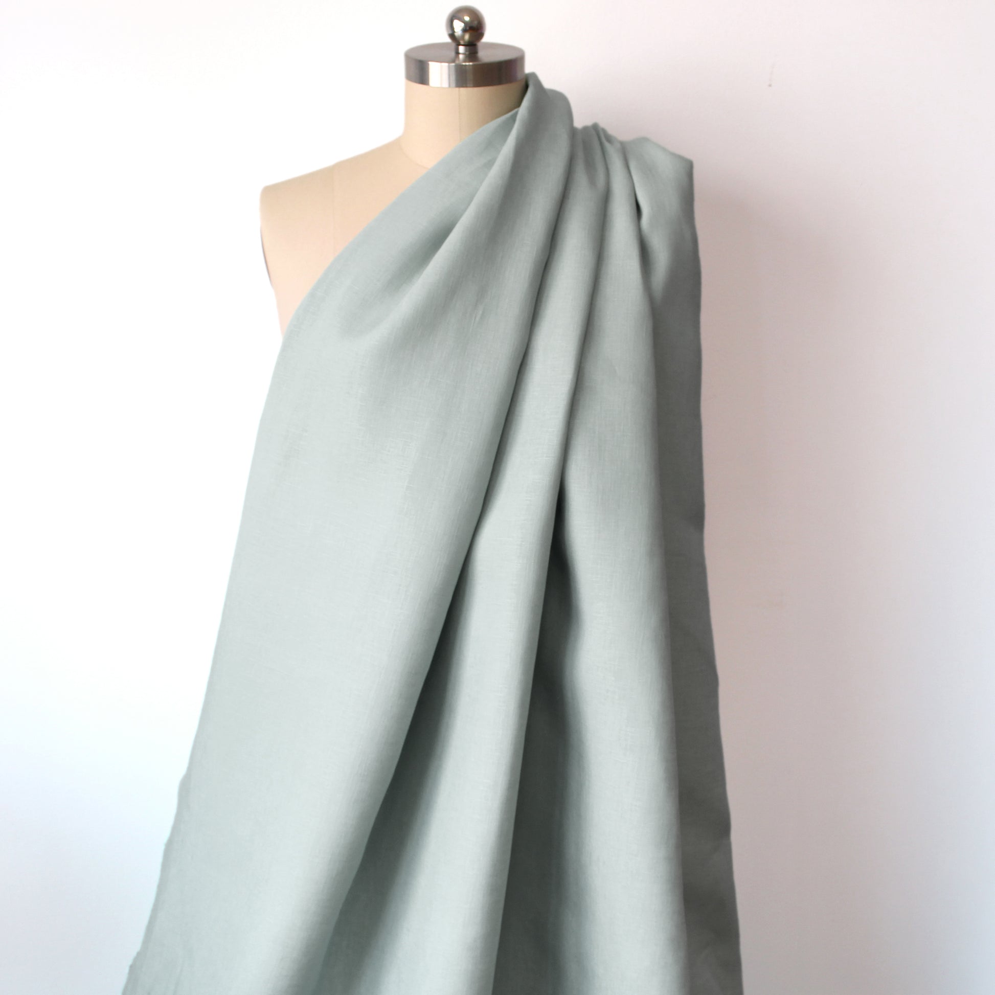 European mid-weight linen woven - blue fox