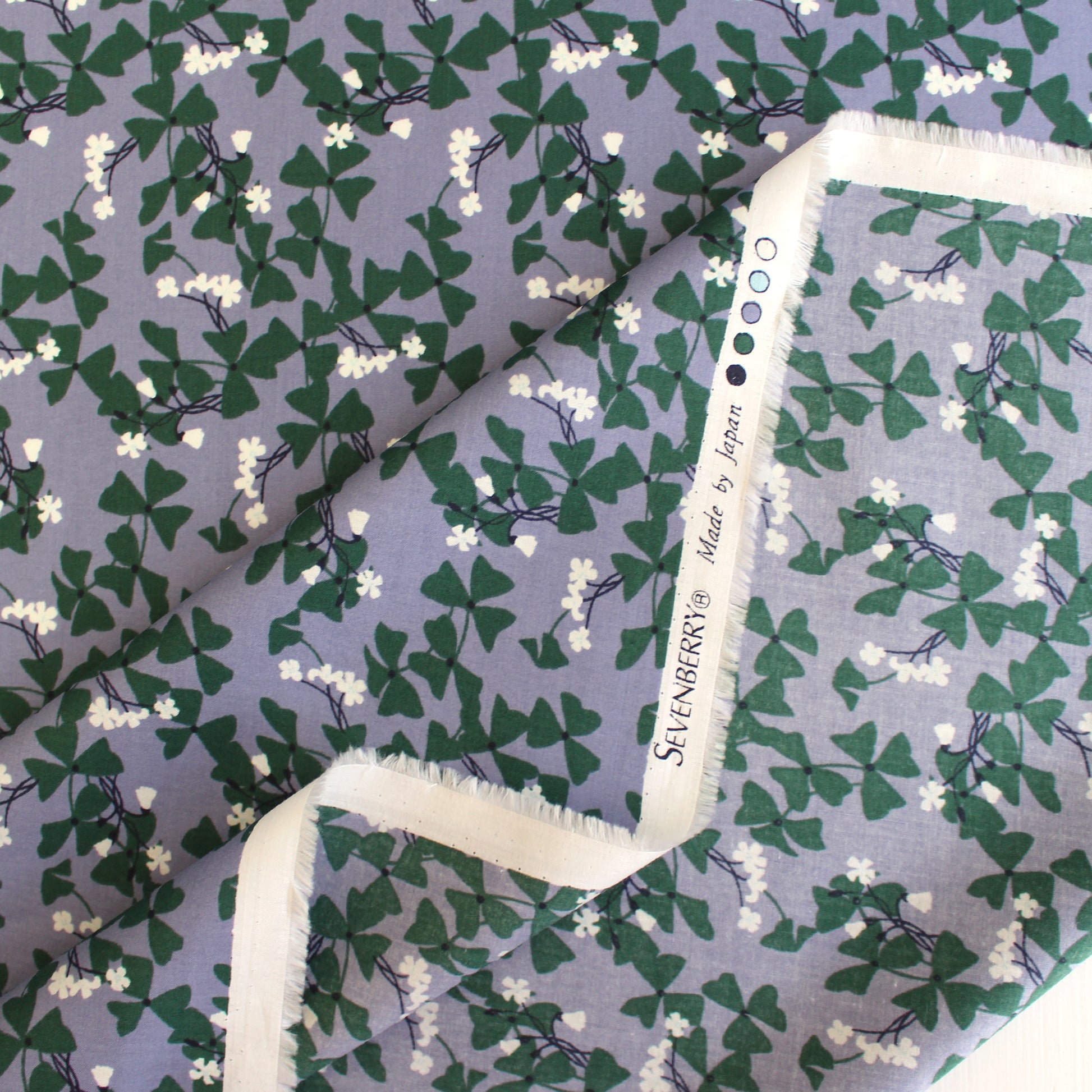 Japanese Sevenberry 'Lierre' cotton lawn