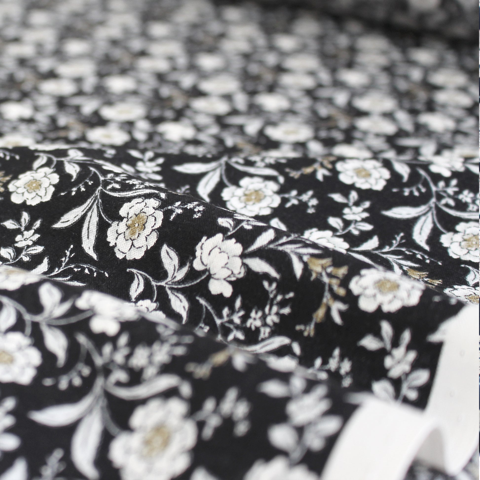 Japanese Sevenberry 'carnation' cotton shirting