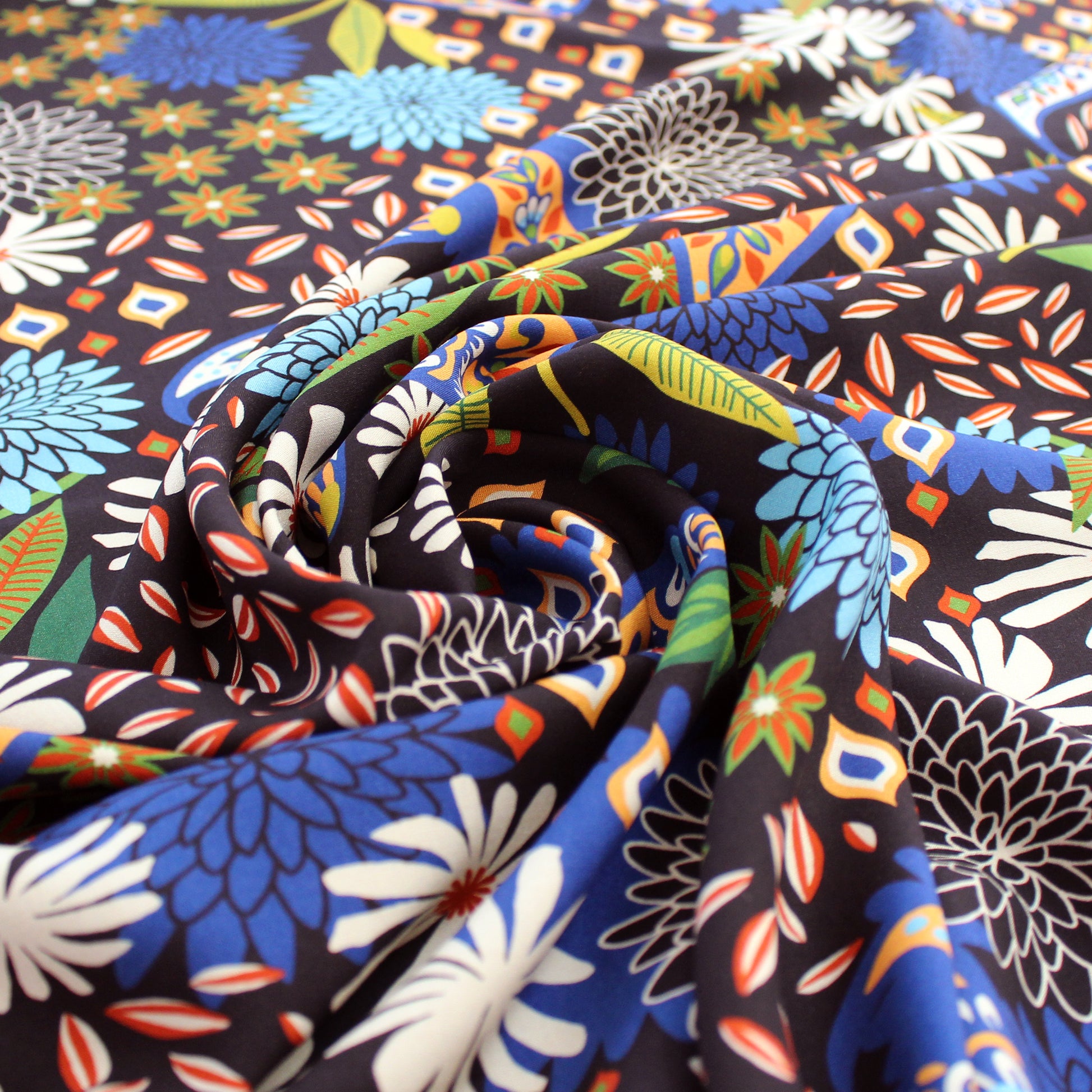 'paisley scene' drapey viscose woven, Oeko-Tex cert.