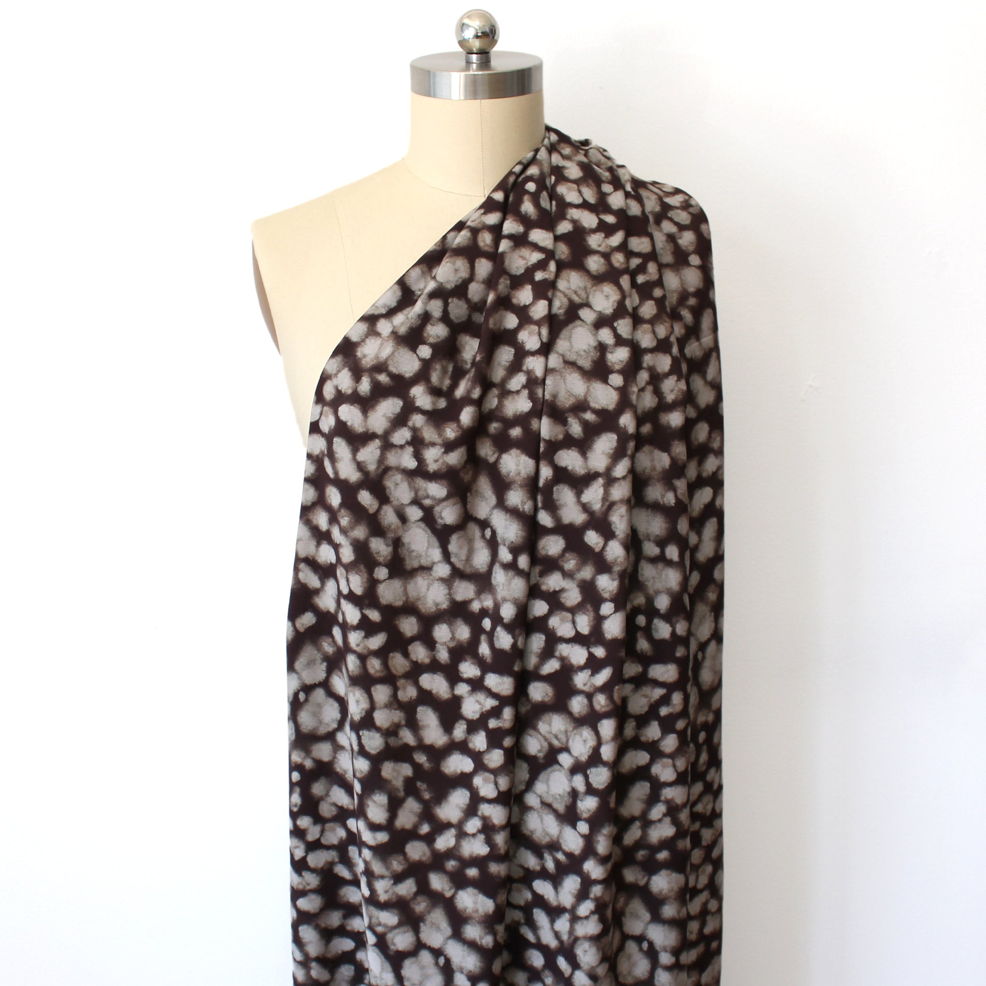 'roya' printed viscose woven - espresso leopard