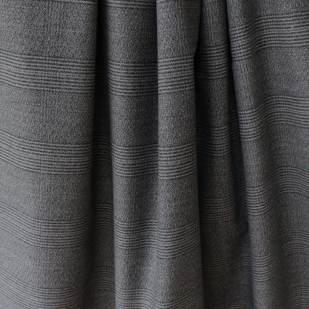 suiting, cotton crepe stretch - tonal gray Glen plaid