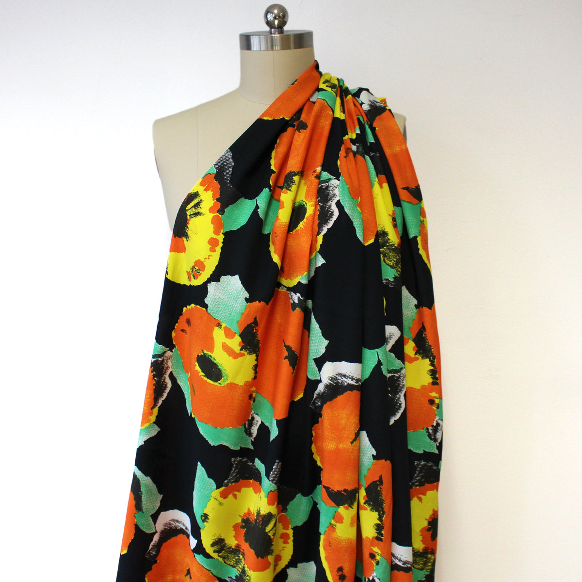 viscose crepe, dressweight woven 'blooms on black'