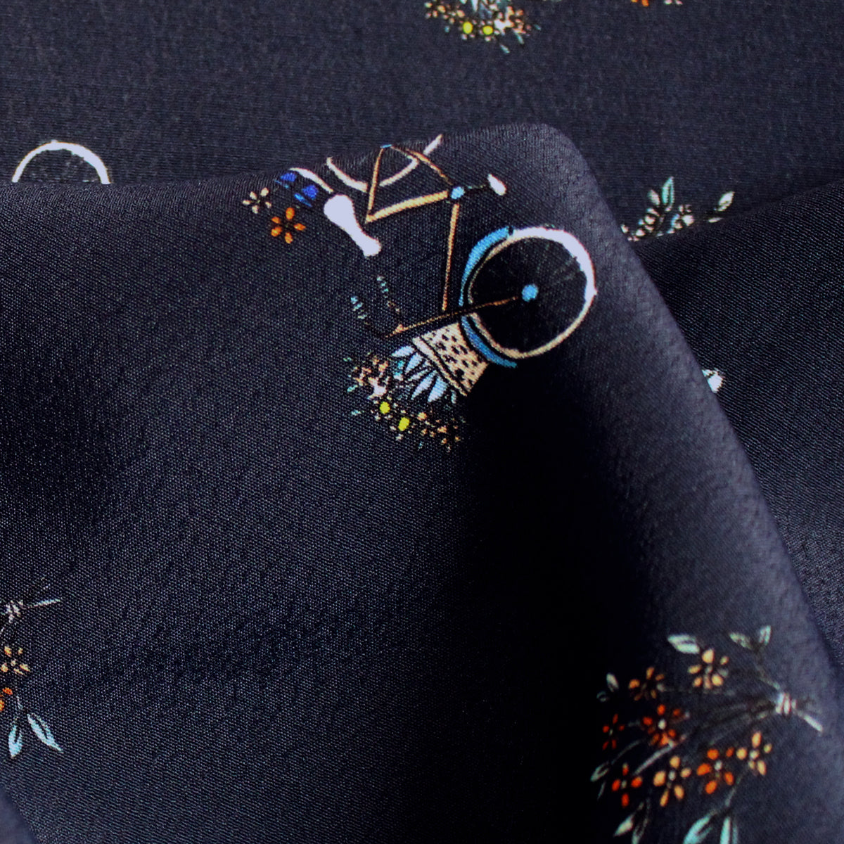crepe, viscose blouseweight woven 'bike bouquet'
