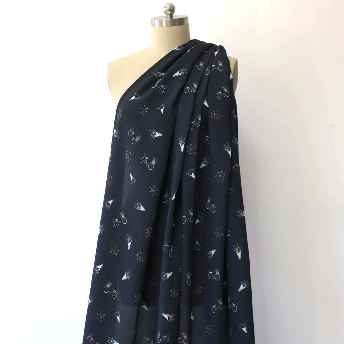 crepe, viscose blouseweight woven 'bike bouquet'