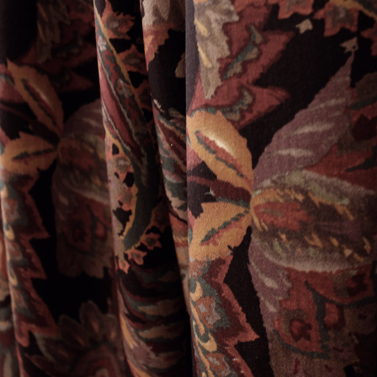 twill, Tencel dressweight 'autumn paisley'