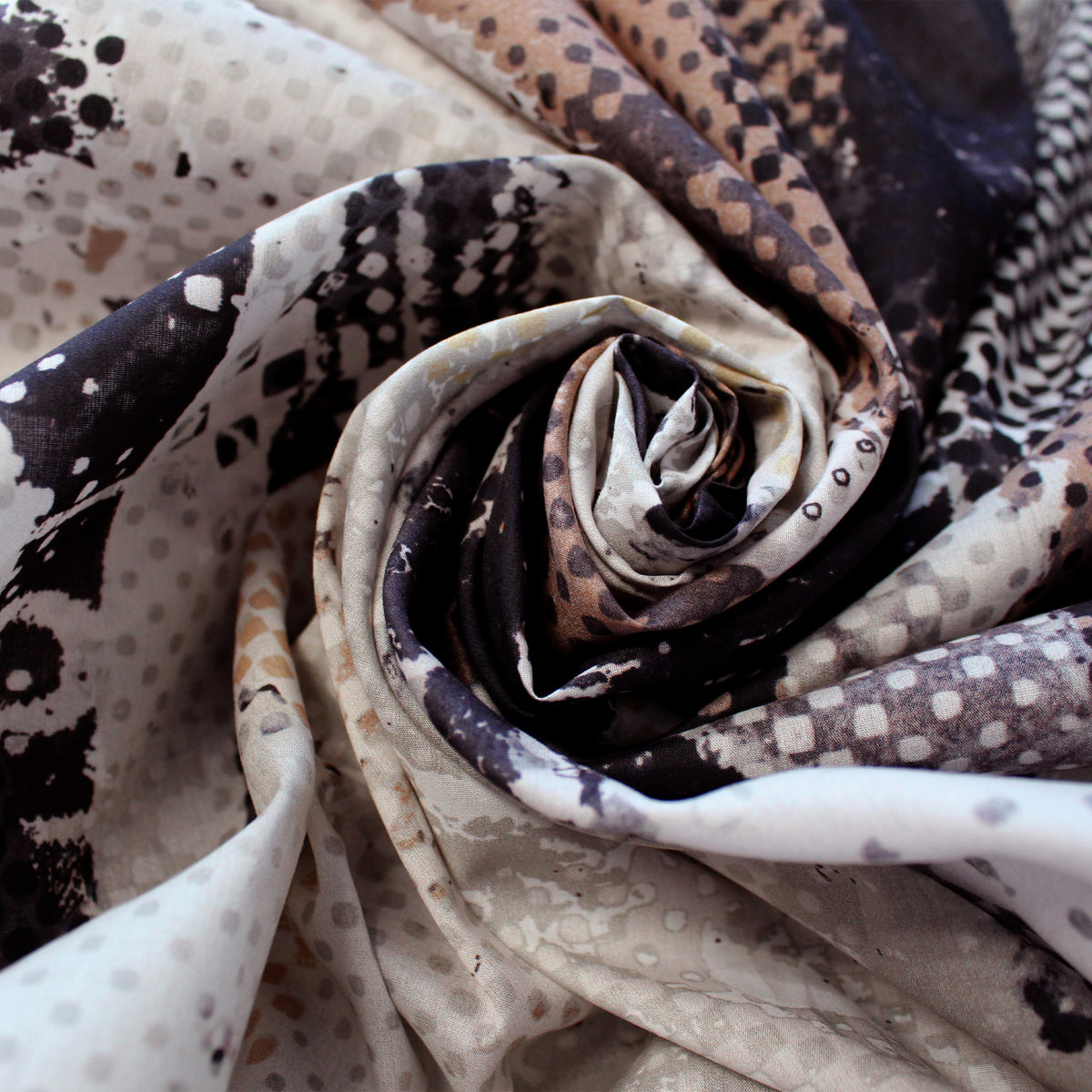 batiste, printed cotton, 'edgy halftones'