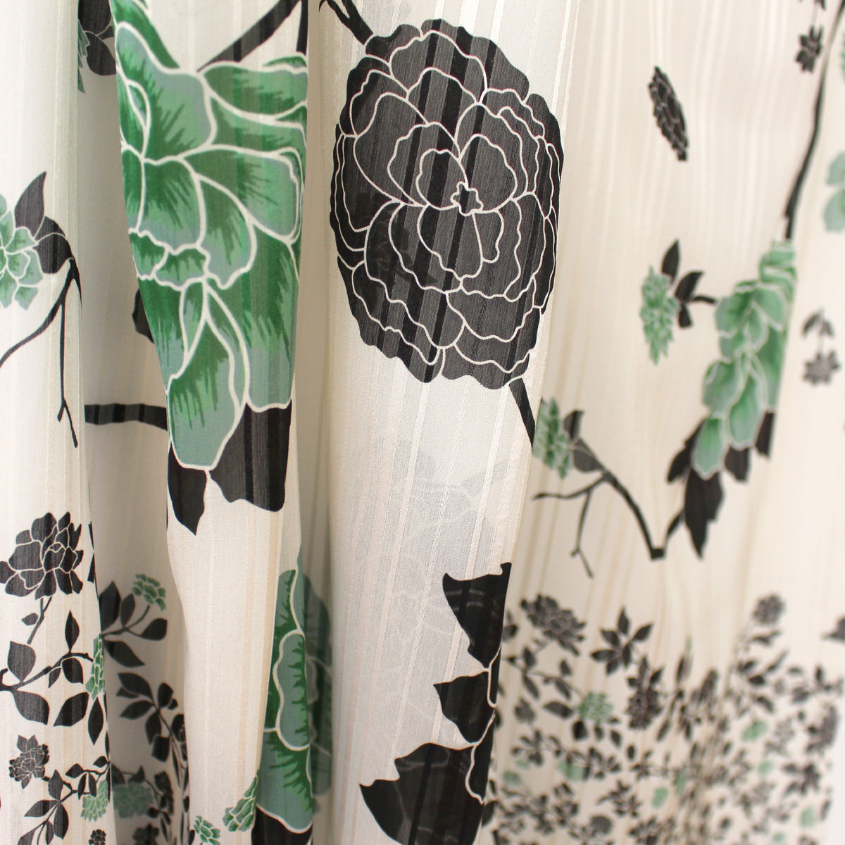 viscose crepe, overprinted jacquard semi-sheer blouseweight 'jade chinoiserie'