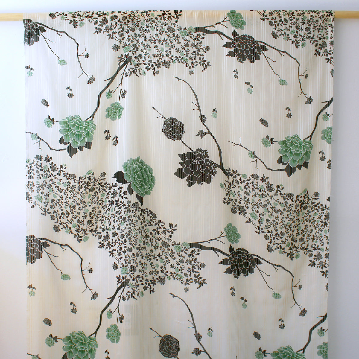 viscose crepe, overprinted jacquard semi-sheer blouseweight 'jade chinoiserie'