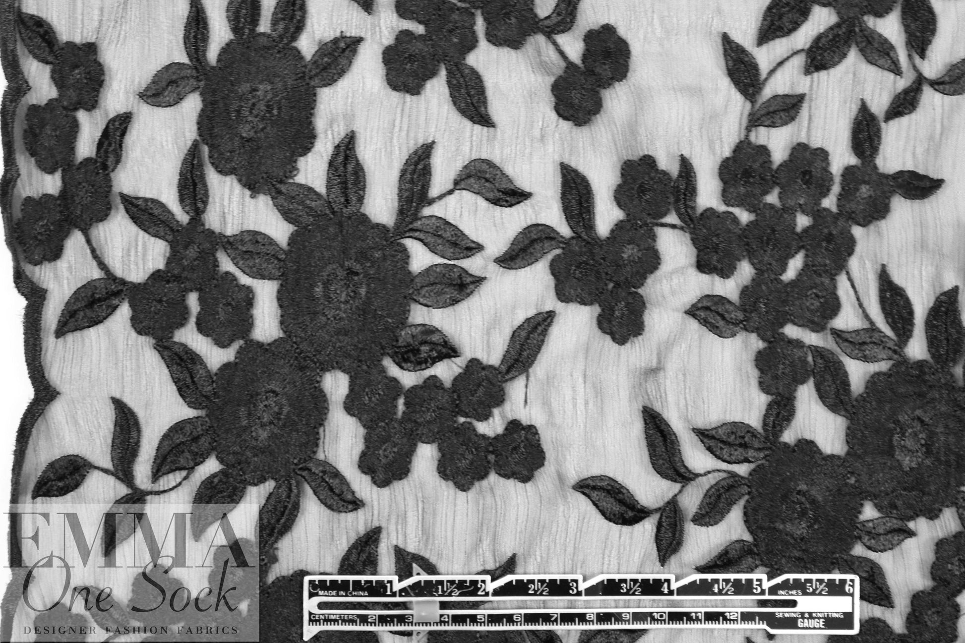 NY designer double scallop lace - black 1 yard