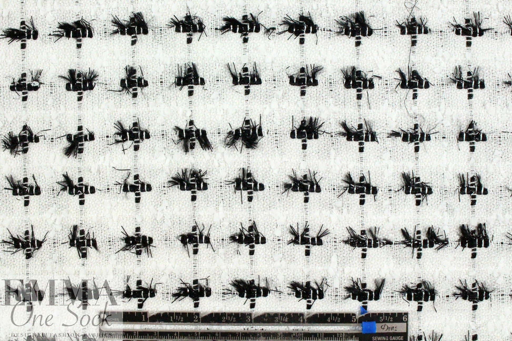 Car0lina H. eyelash grid sparkle boucle' - black/white